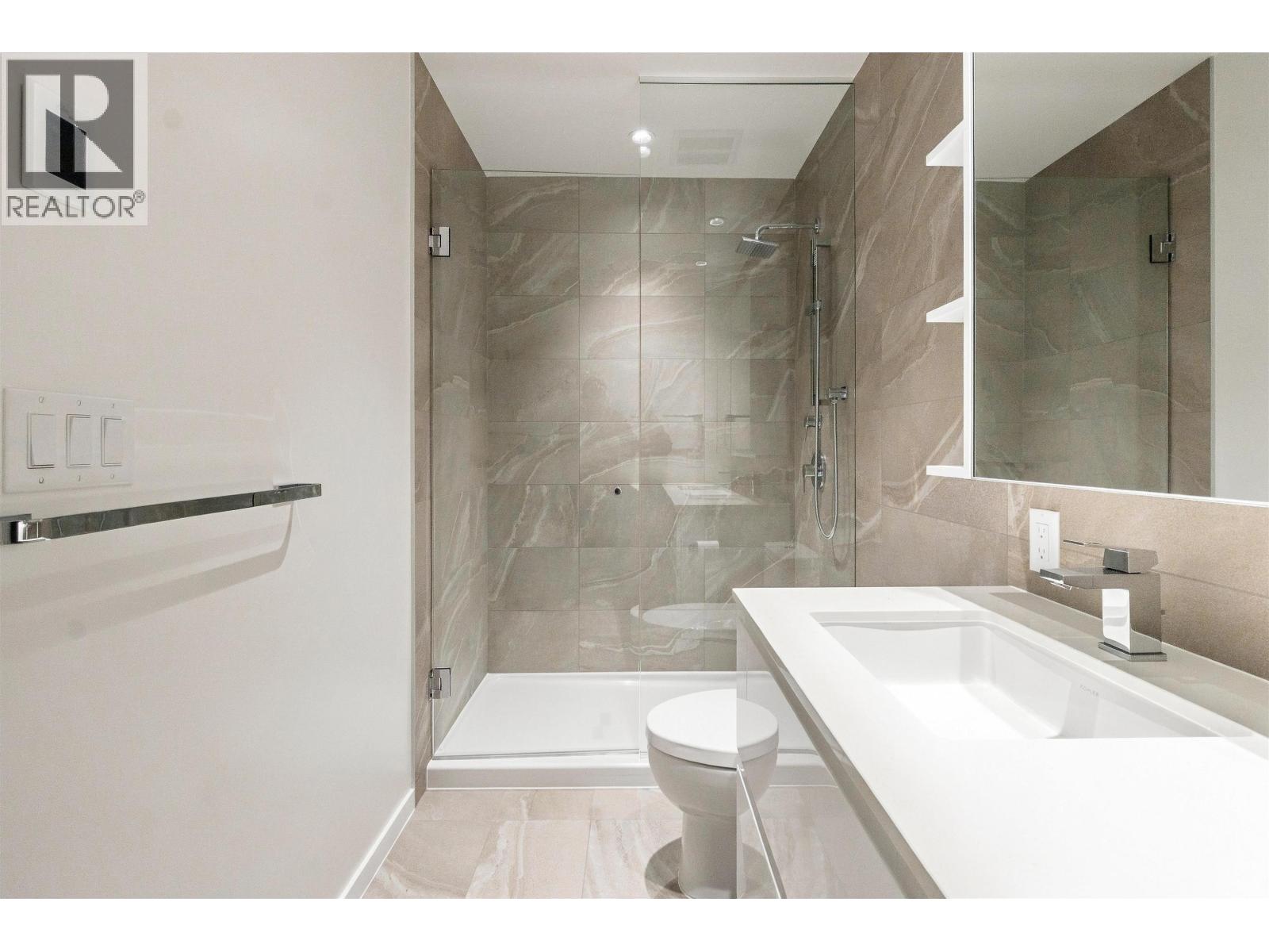 527 6300 Minoru Boulevard Property Photo 18