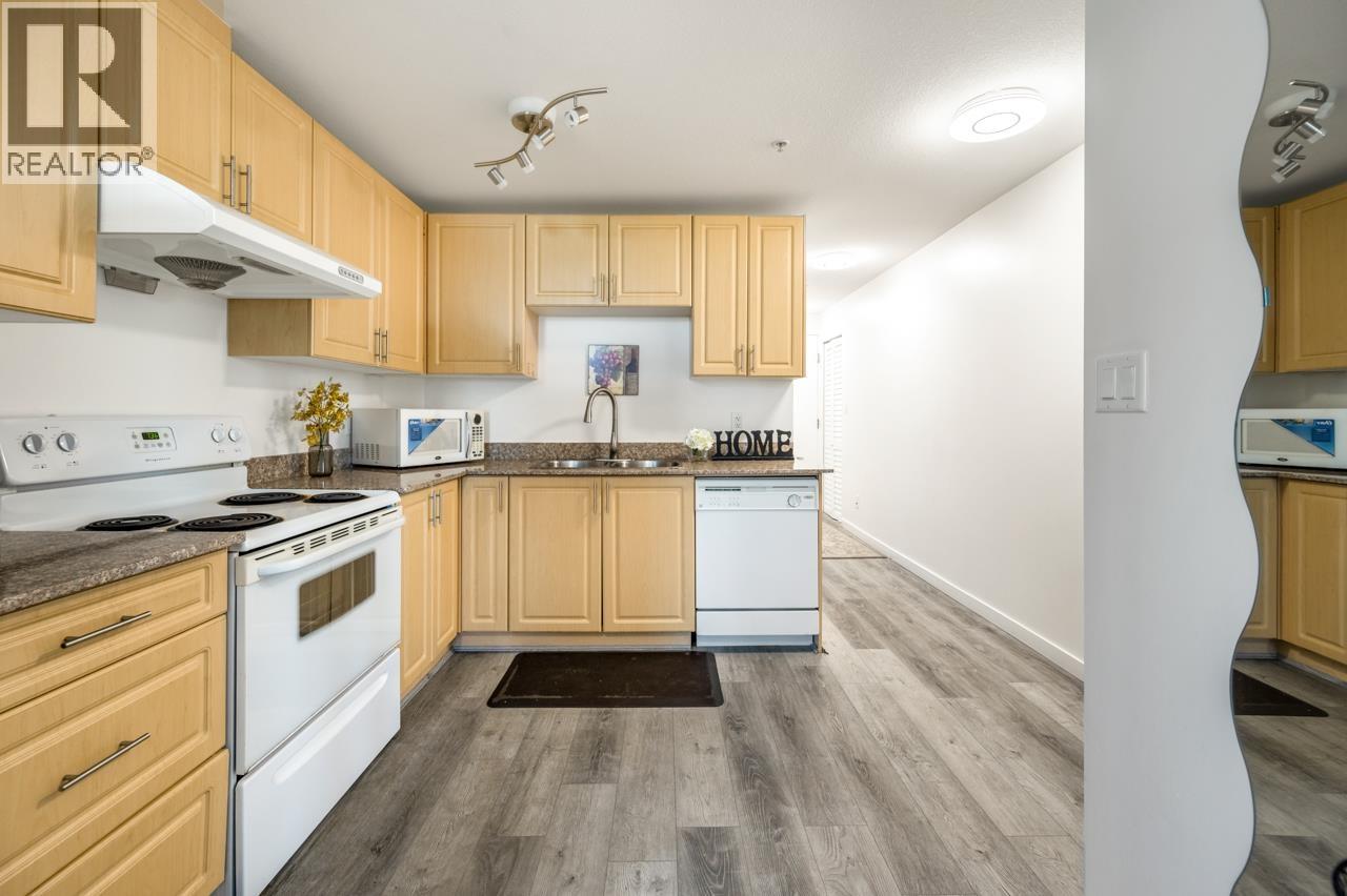 1104 6133 Buswell Street Property Photo 7