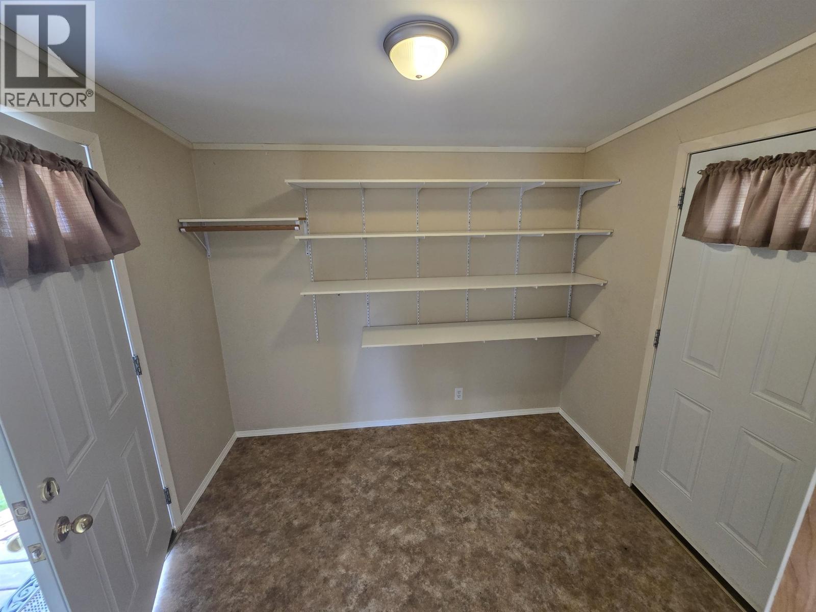 54 4625 Graham Avenue Property Photo 5