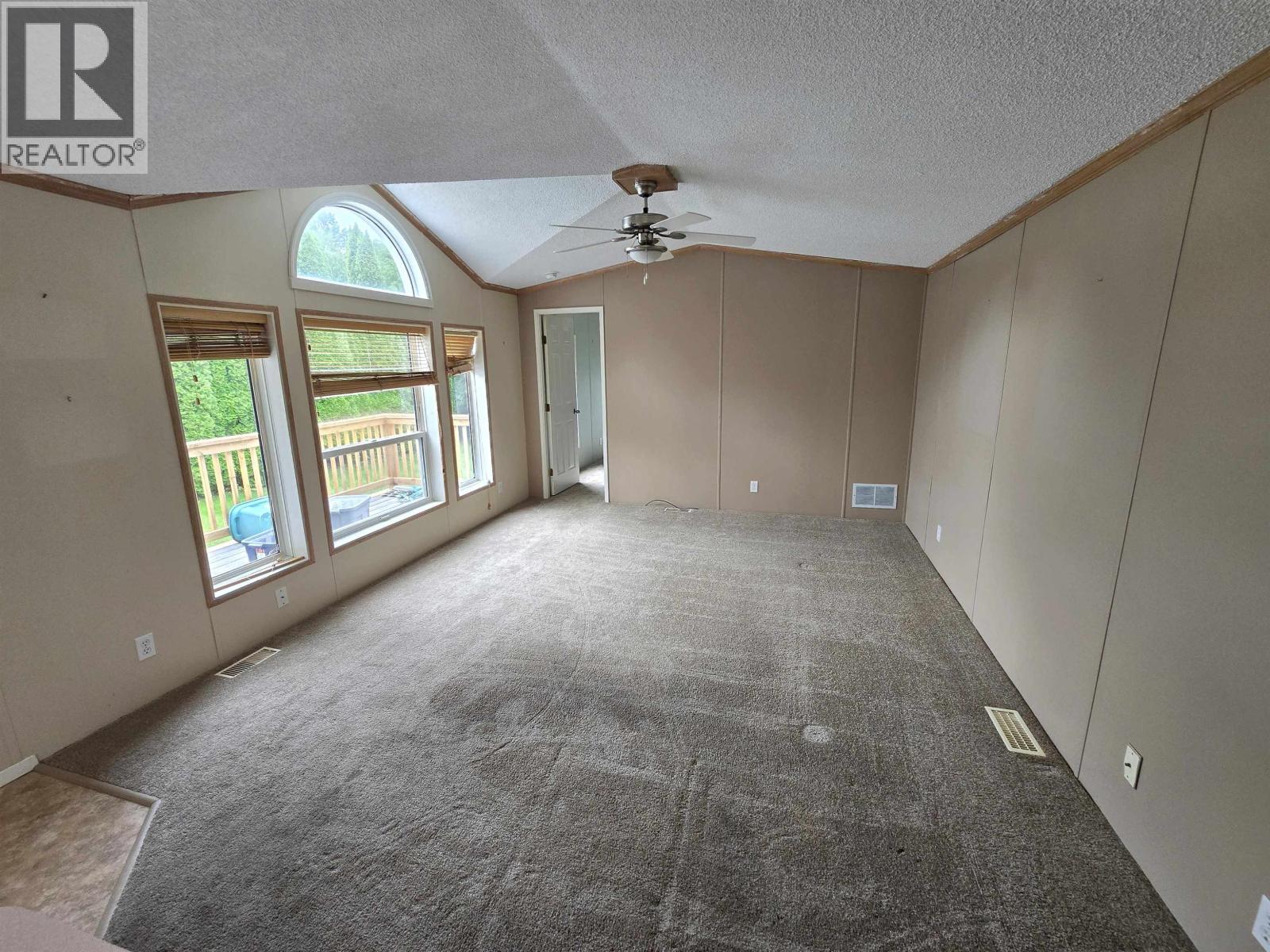54 4625 Graham Avenue Property Photo 7
