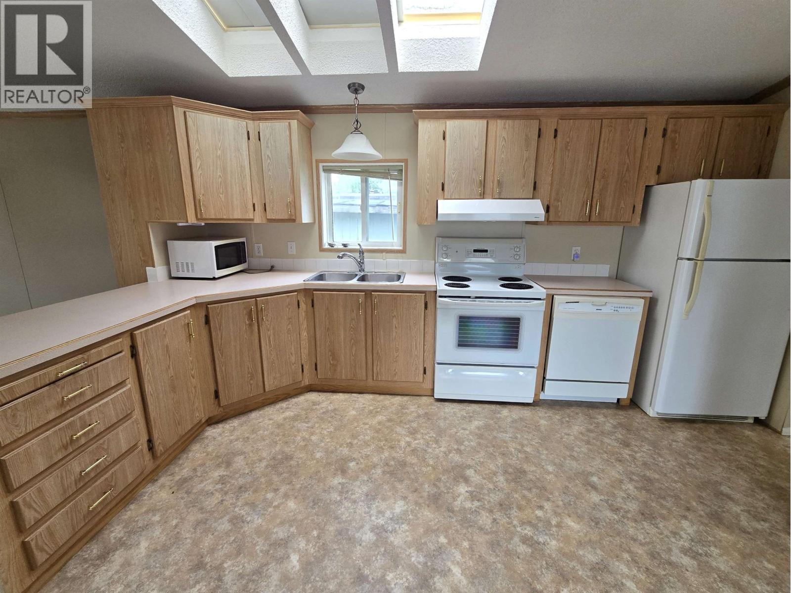 54 4625 Graham Avenue Property Photo 11