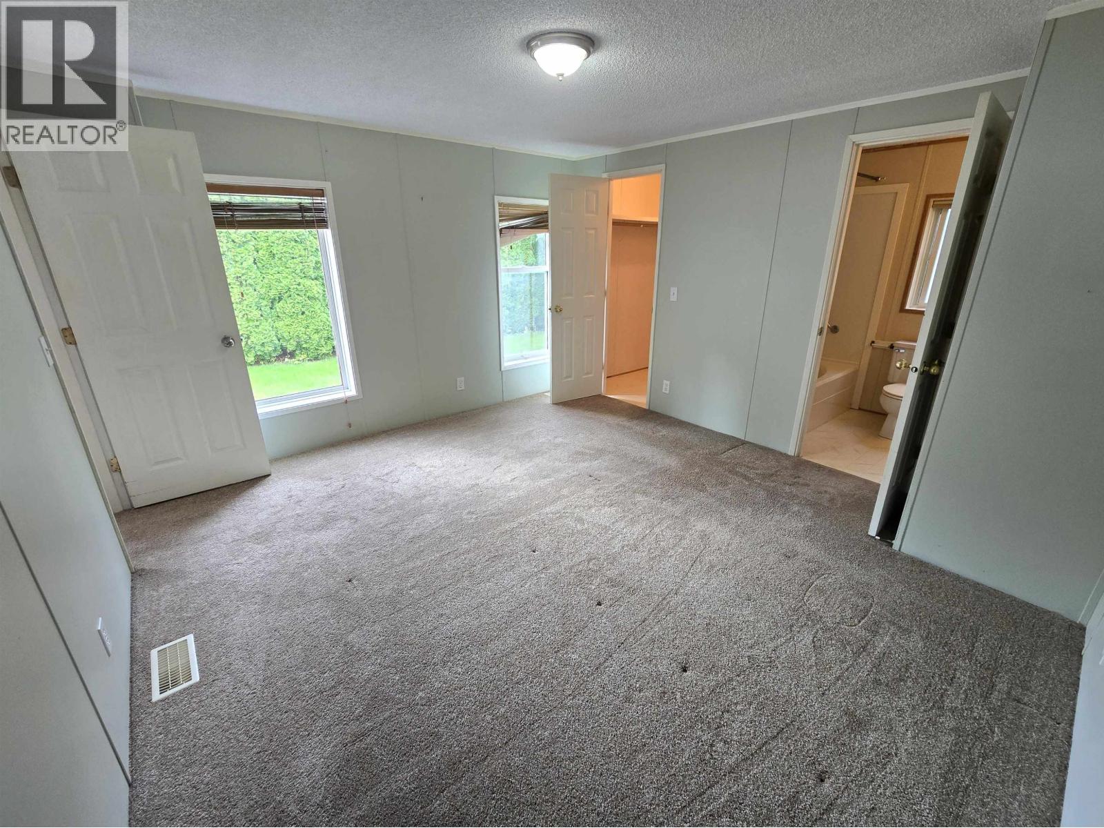 54 4625 Graham Avenue Property Photo 12
