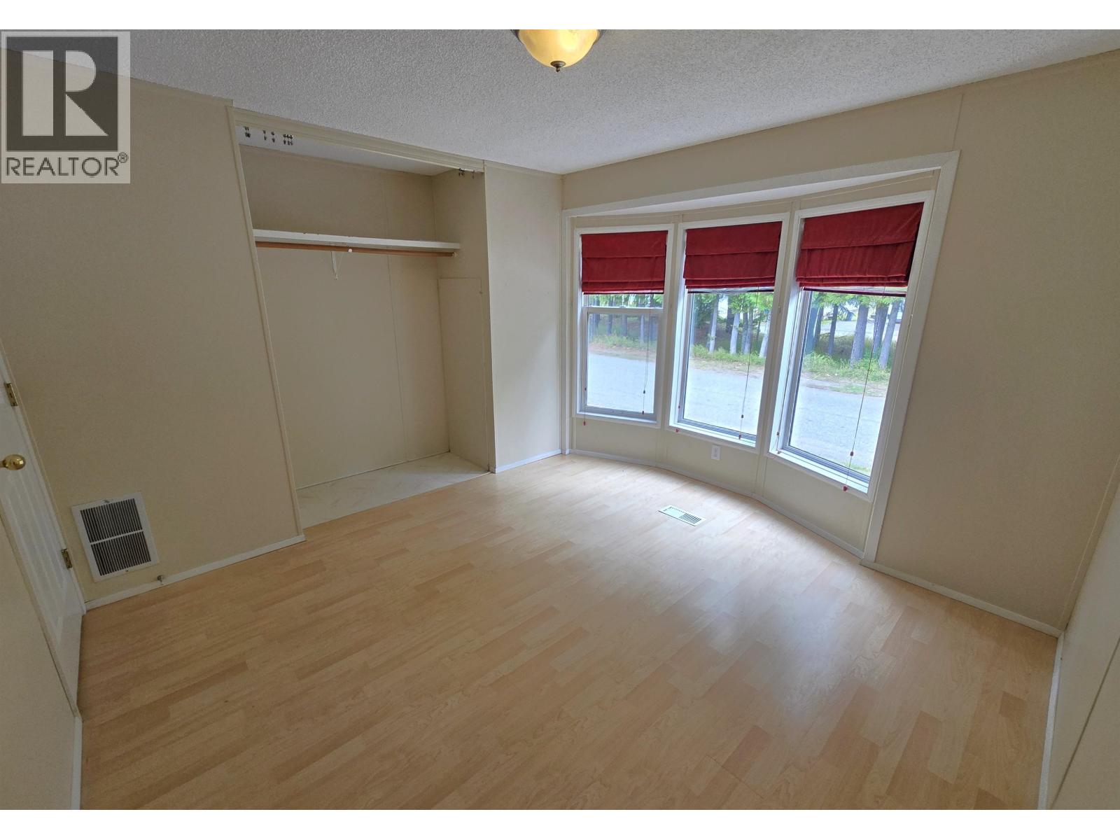 54 4625 Graham Avenue Property Photo 16