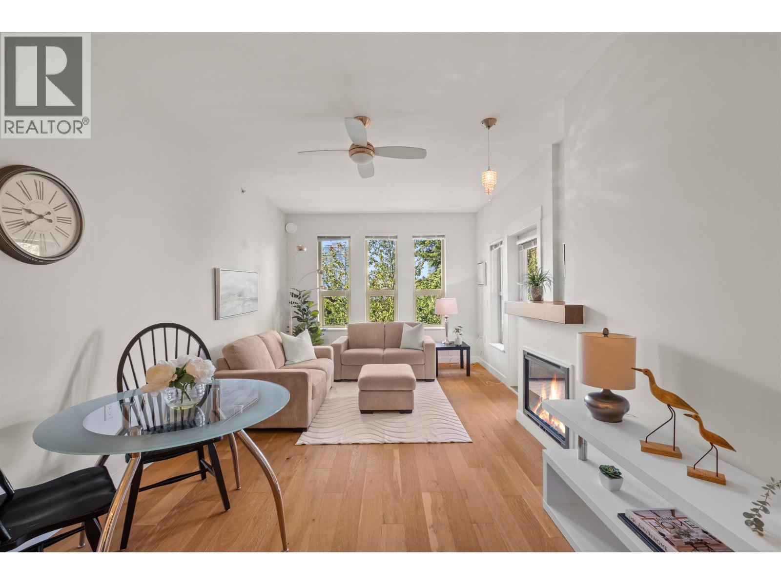 307 1468 St. Andrews Avenue Property Photo 2