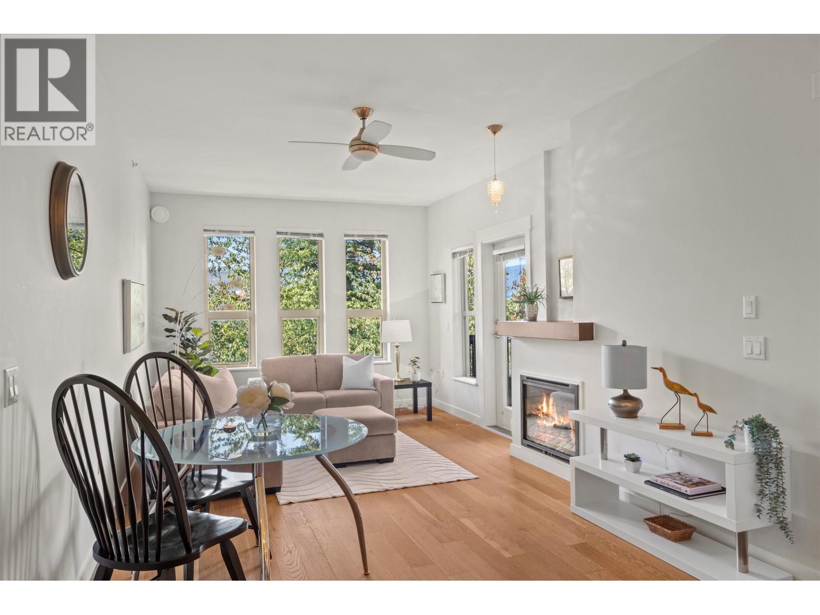 307 1468 St. Andrews Avenue Property Photo 3