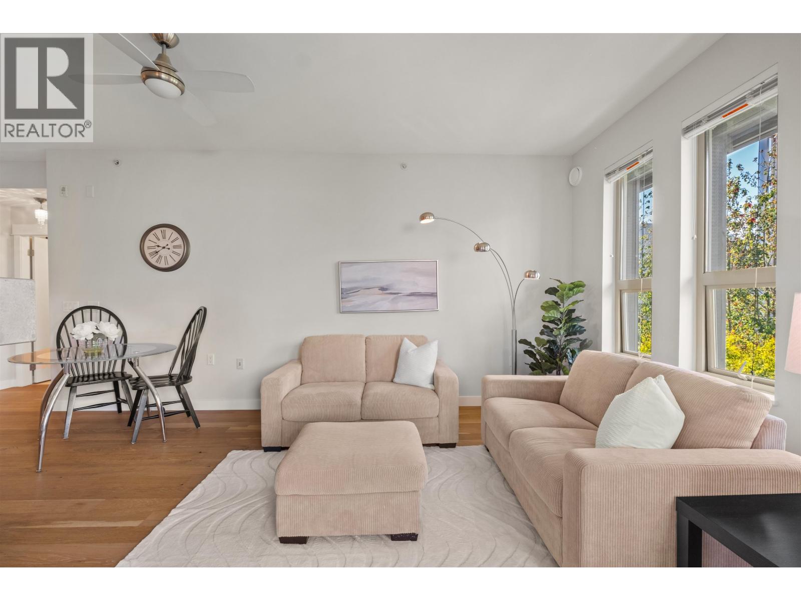 307 1468 St. Andrews Avenue Property Photo 4