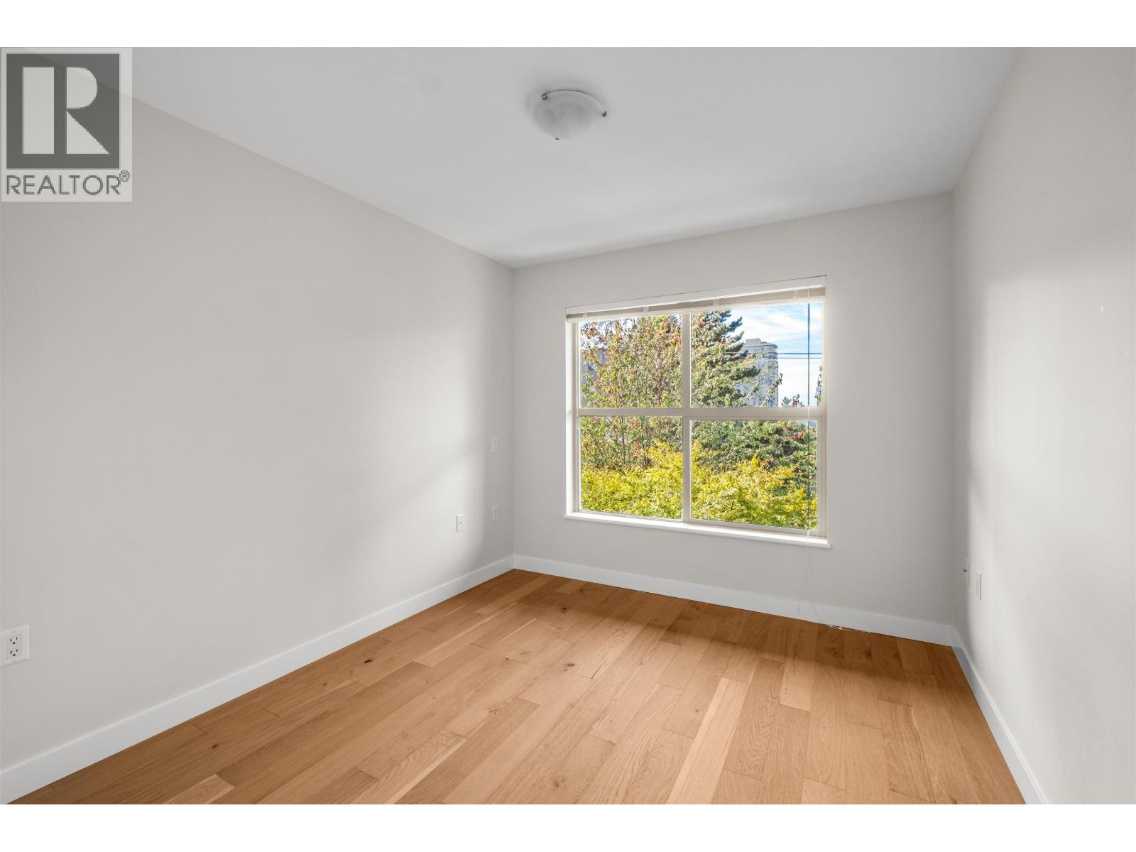 307 1468 St. Andrews Avenue Property Photo 13