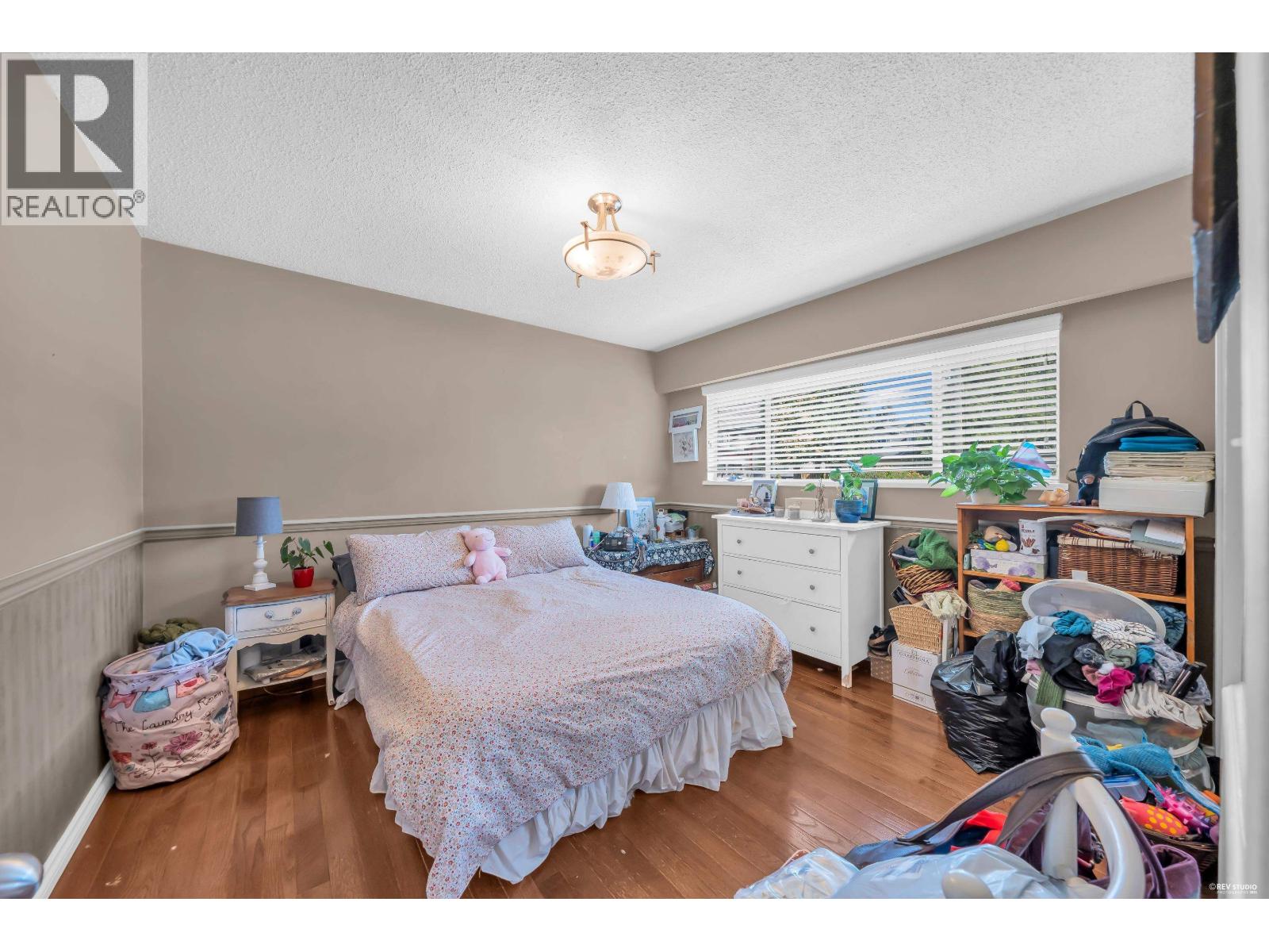 959 CAITHNESS CRESCENT Property Photo 1