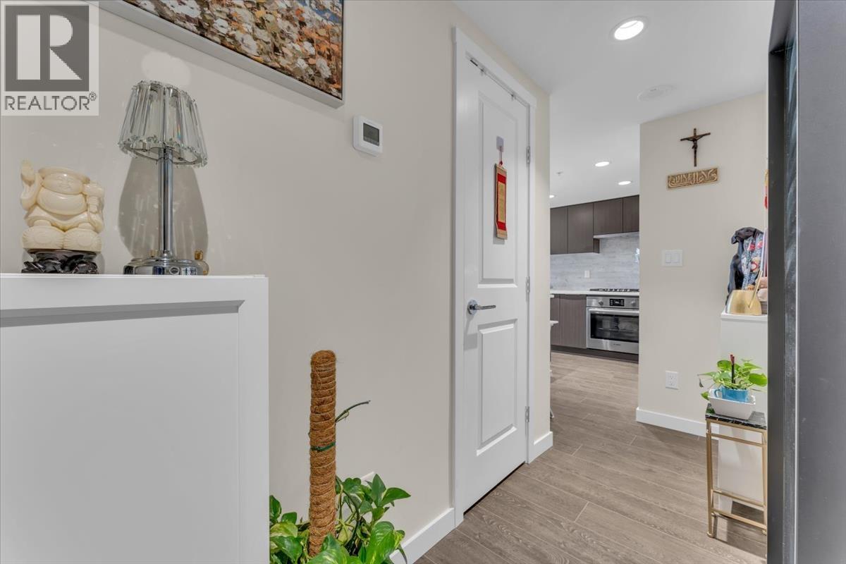 2507 1182 Westwood Street Property Photo 8