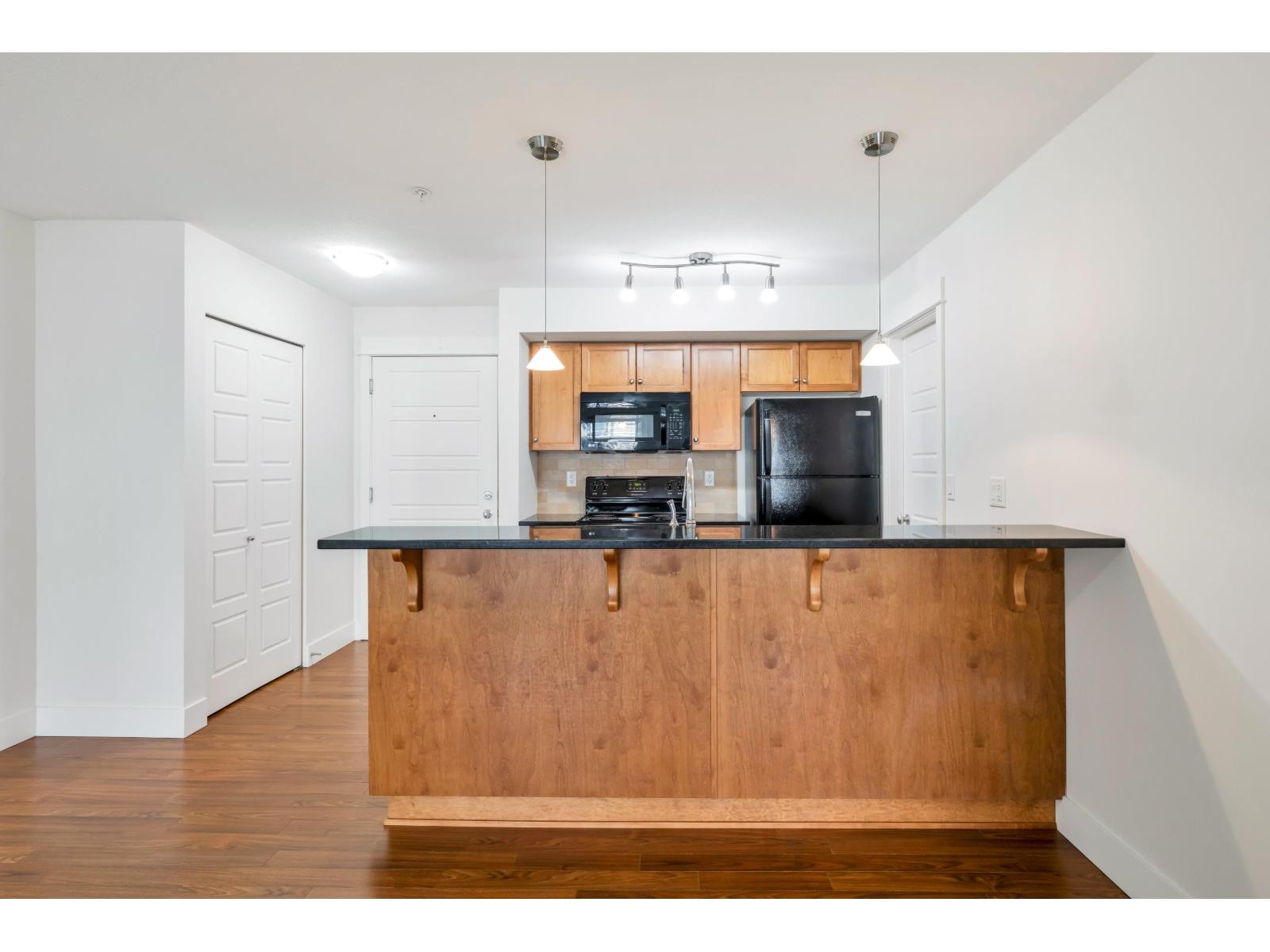 204 30525 Cardinal Avenue Property Photo 6