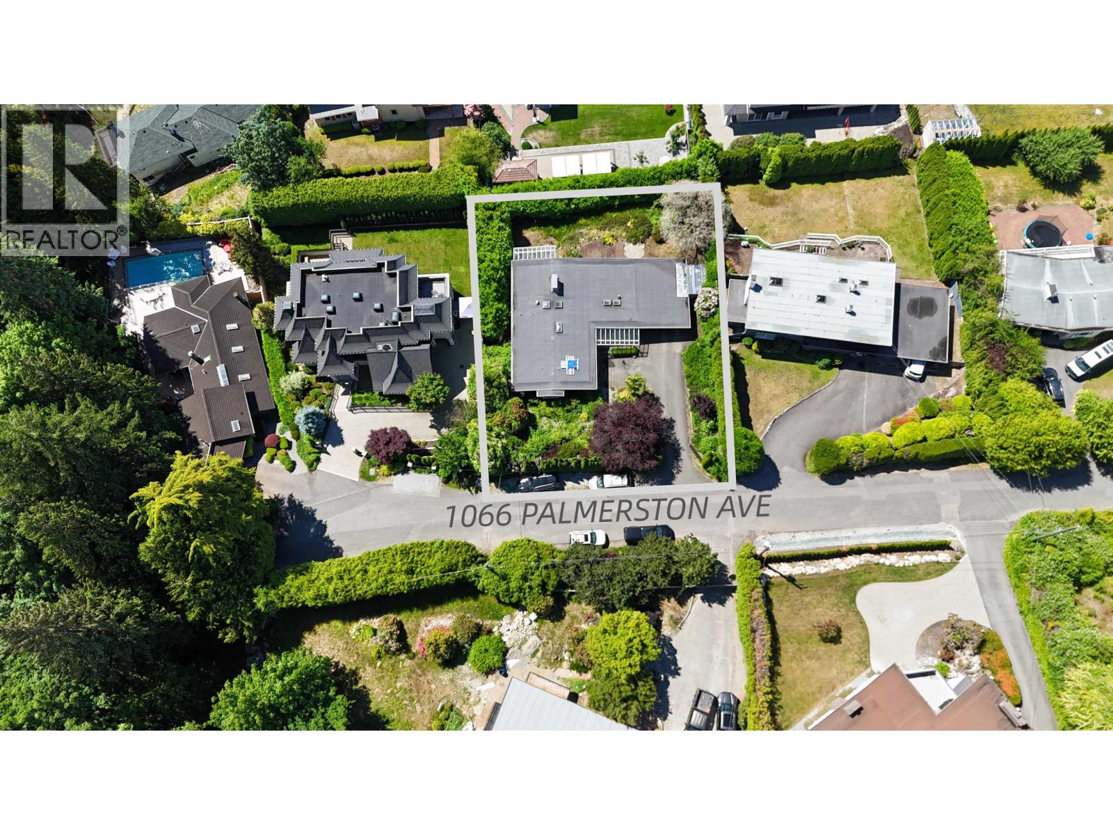 1066 Palmerston Avenue Property Photo 34