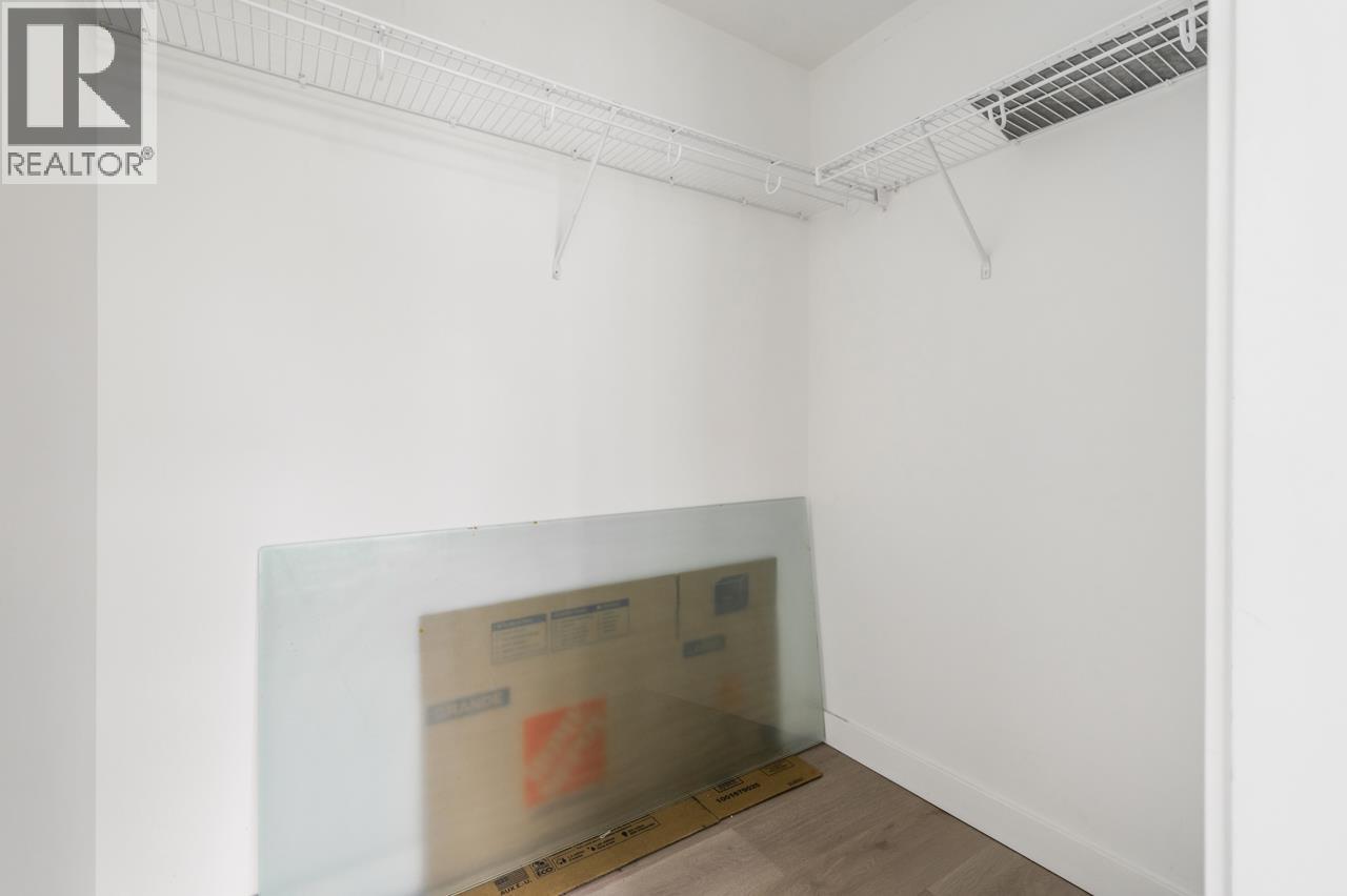 907 200 Nelson's Crescent Property Photo 4
