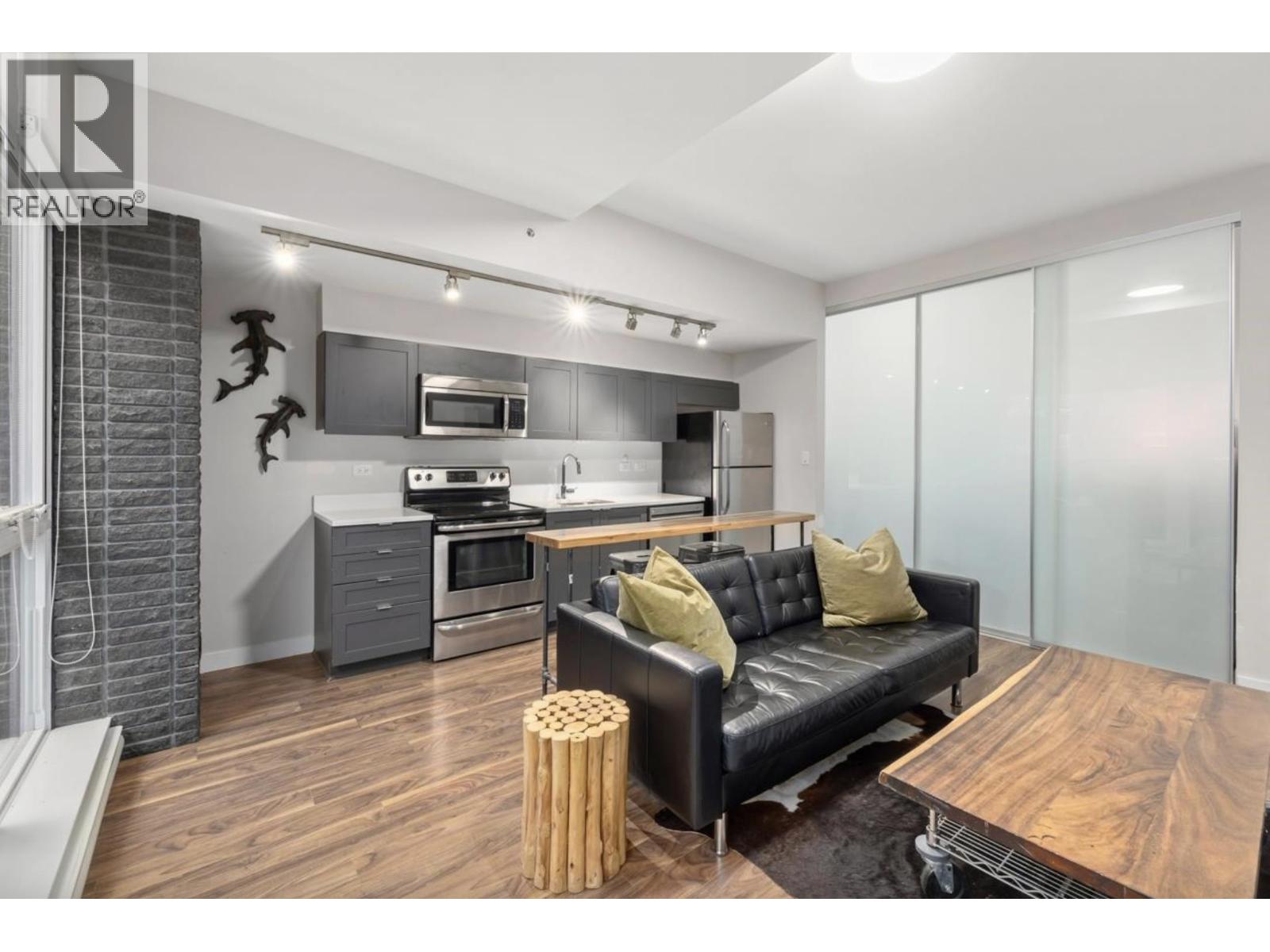 101 2511 Quebec Street Property Photo 7
