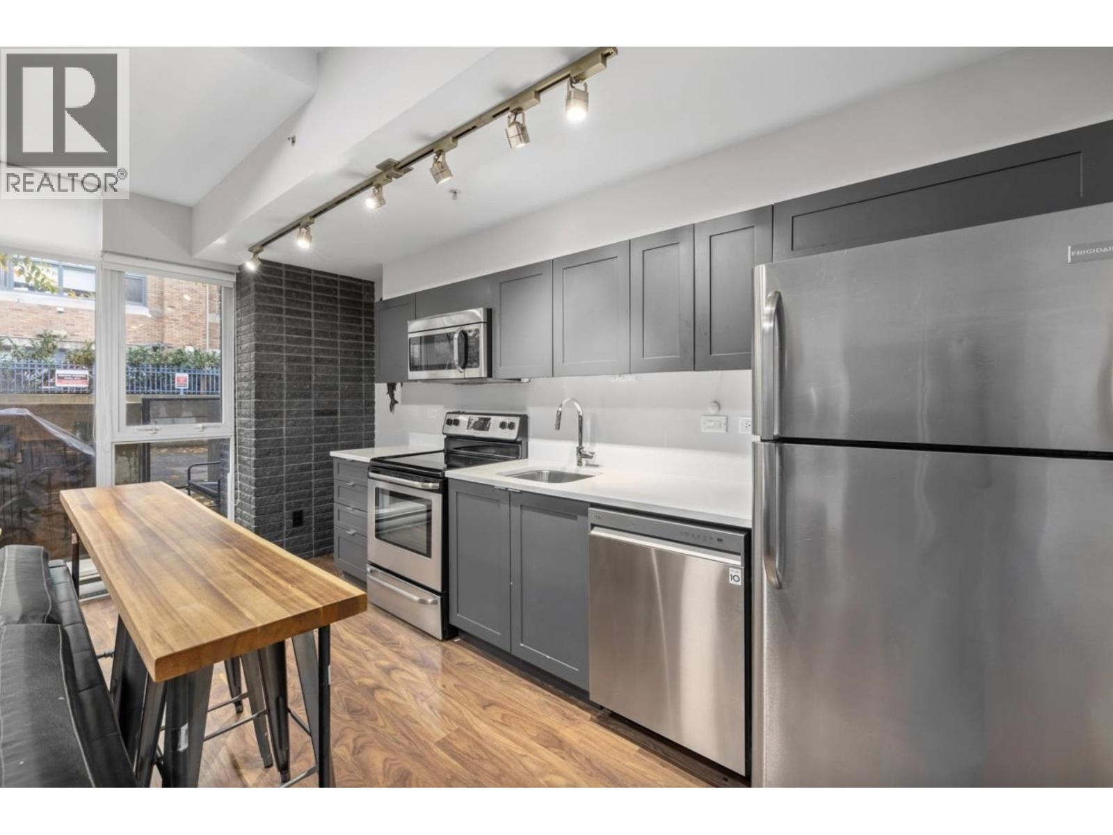101 2511 Quebec Street Property Photo 9
