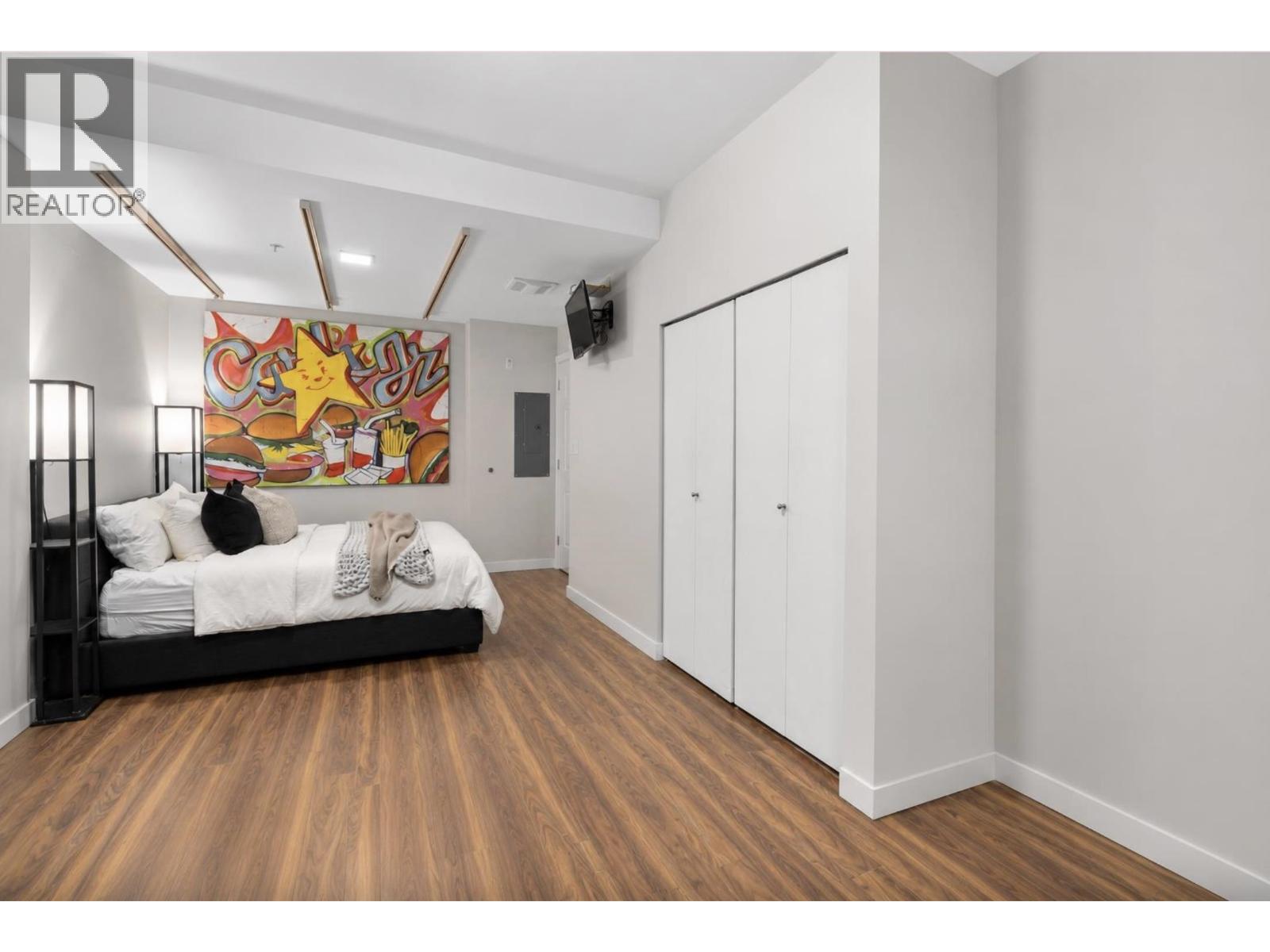 101 2511 Quebec Street Property Photo 11