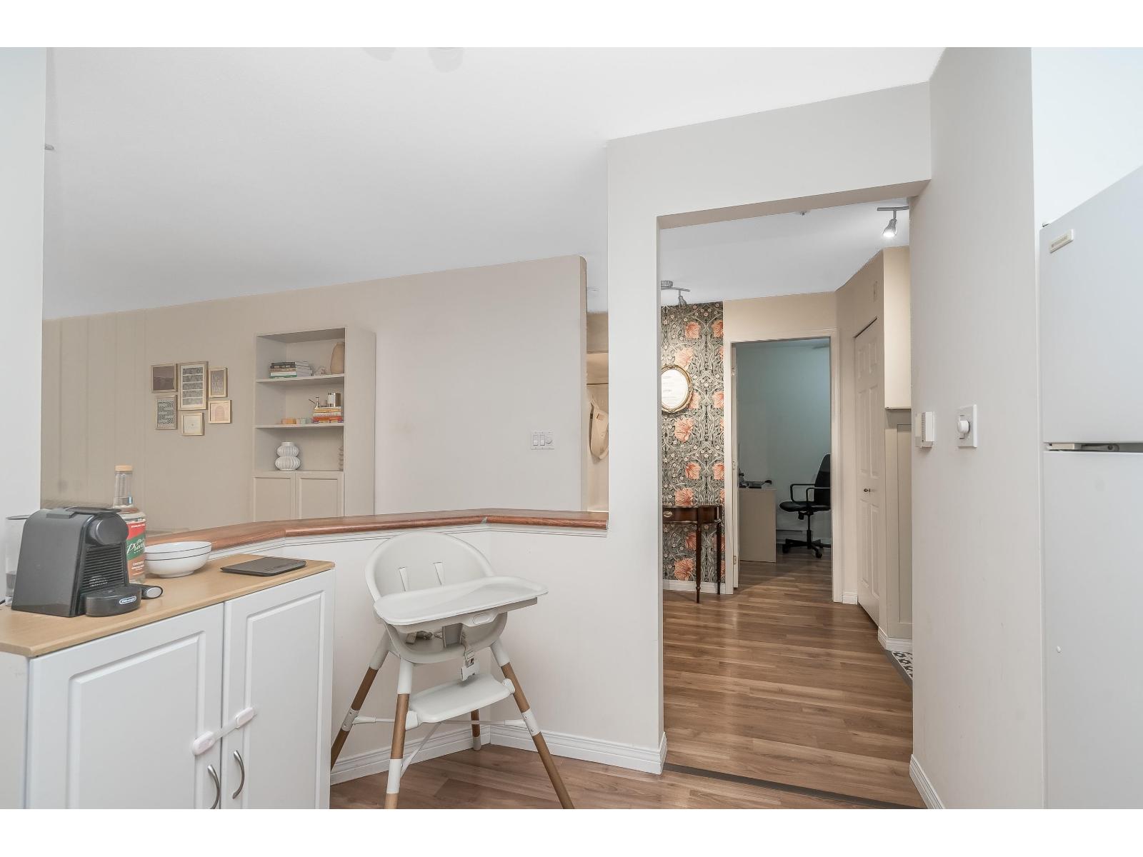 308 15140 29a Avenue Property Photo 11