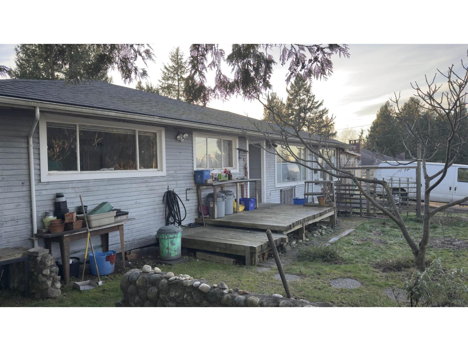 9401 Dawson Crescent Property Photo 6