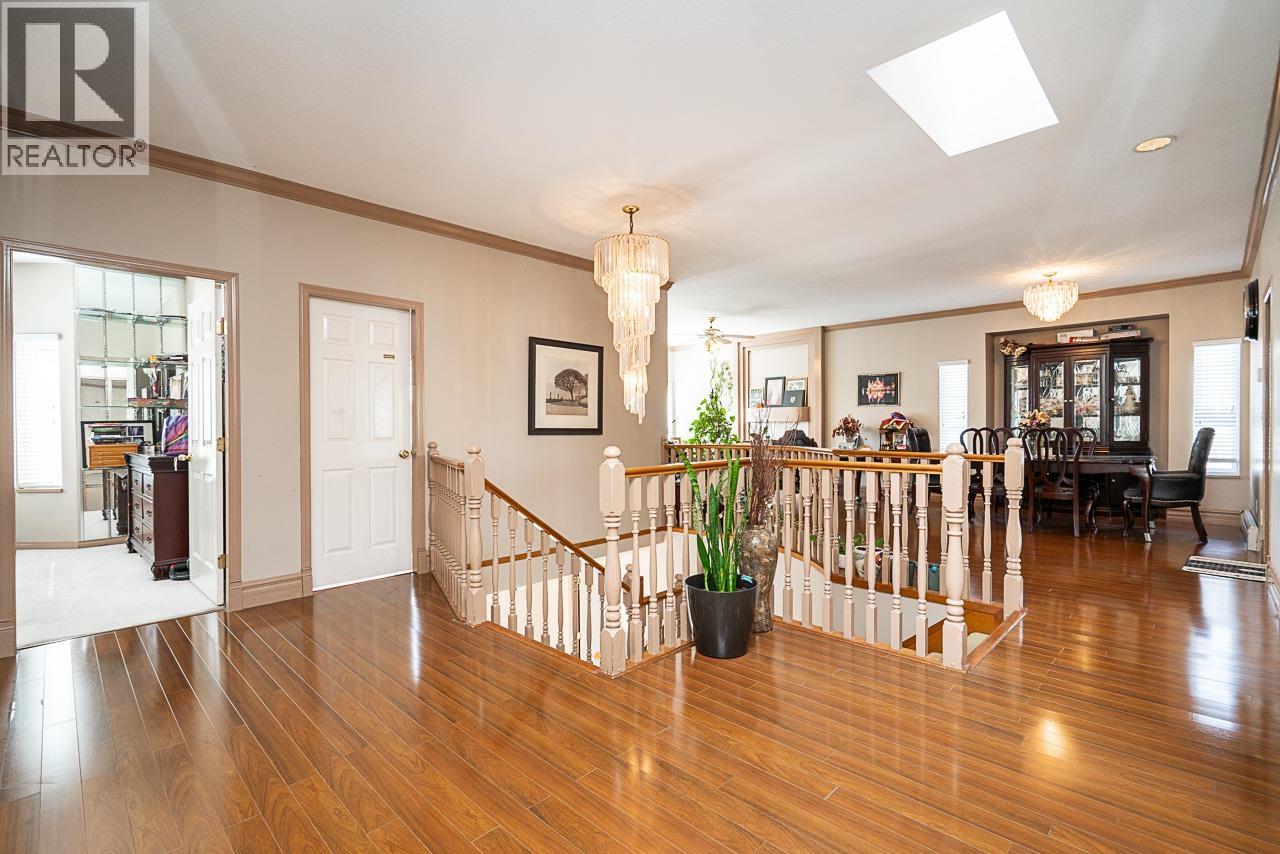 319 Lawrence Street Property Photo 6