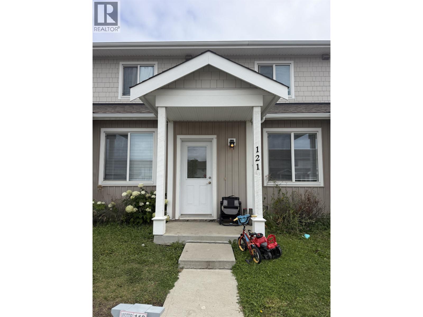 121 10904 102 Avenue Property Photo 1