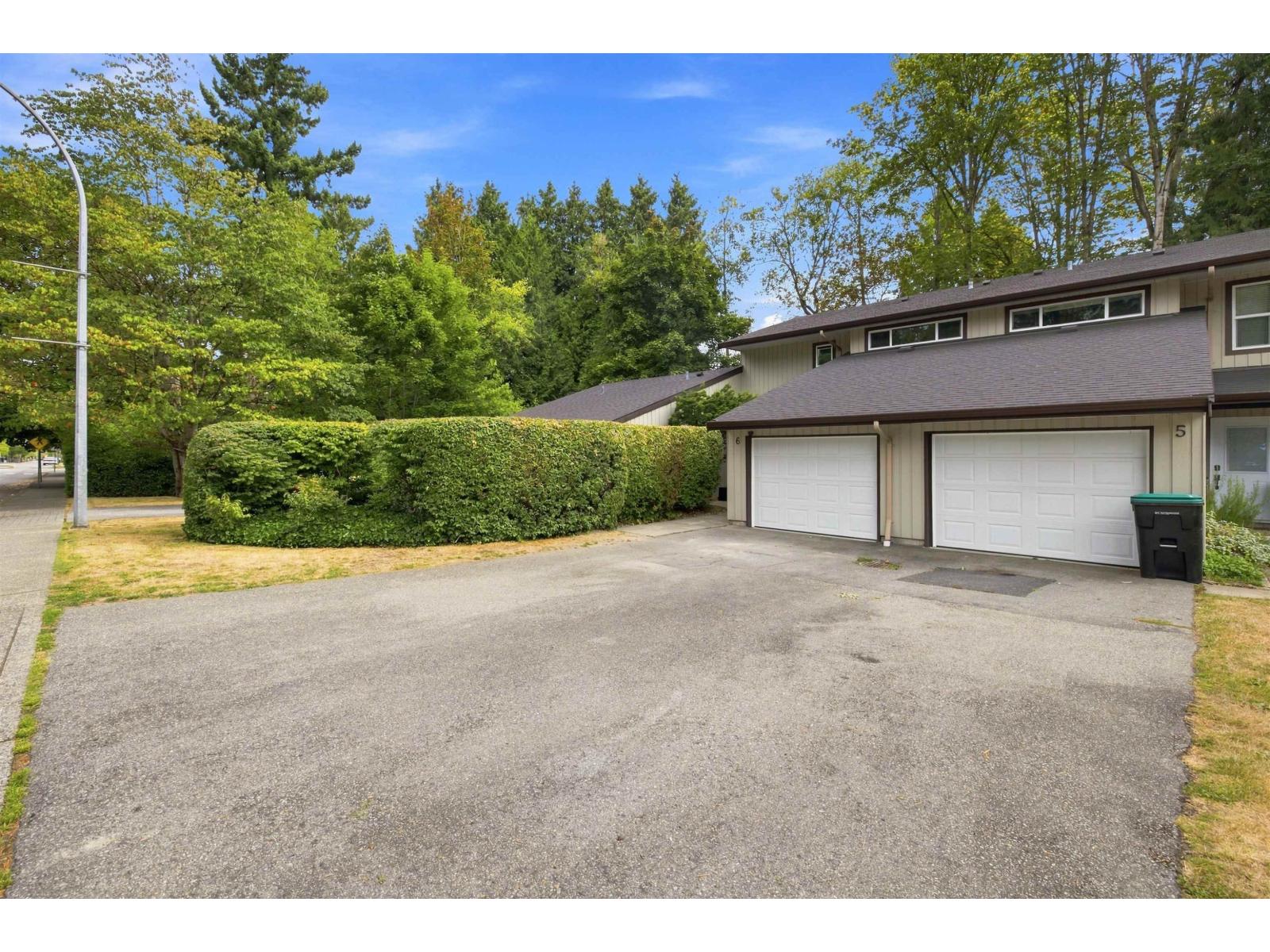 6 4860 207 Street Property Photo 4