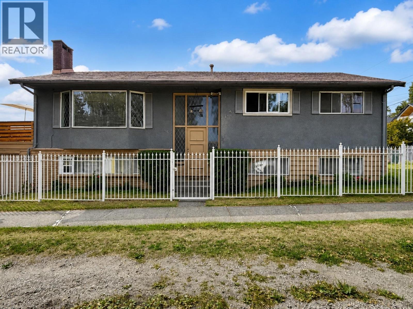 6175 Quebec Street Property Photo 1