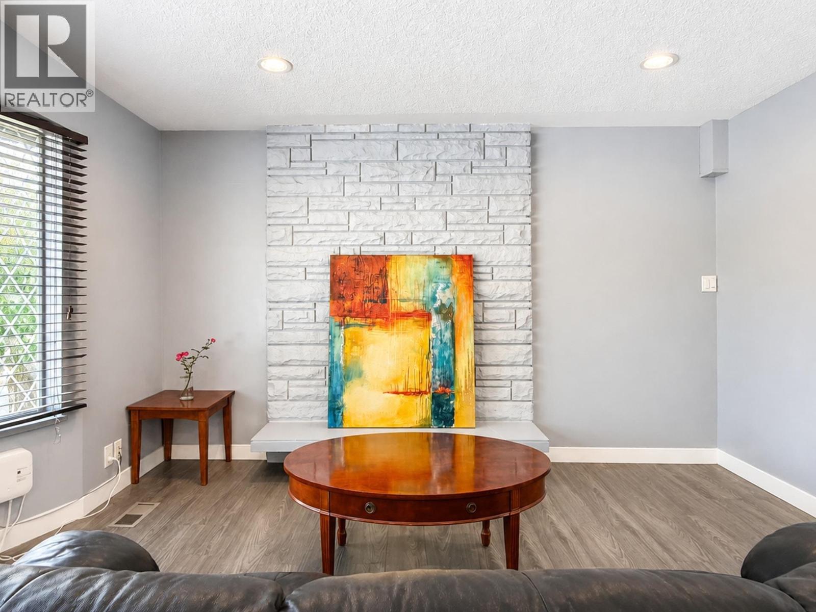 6175 Quebec Street Property Photo 3