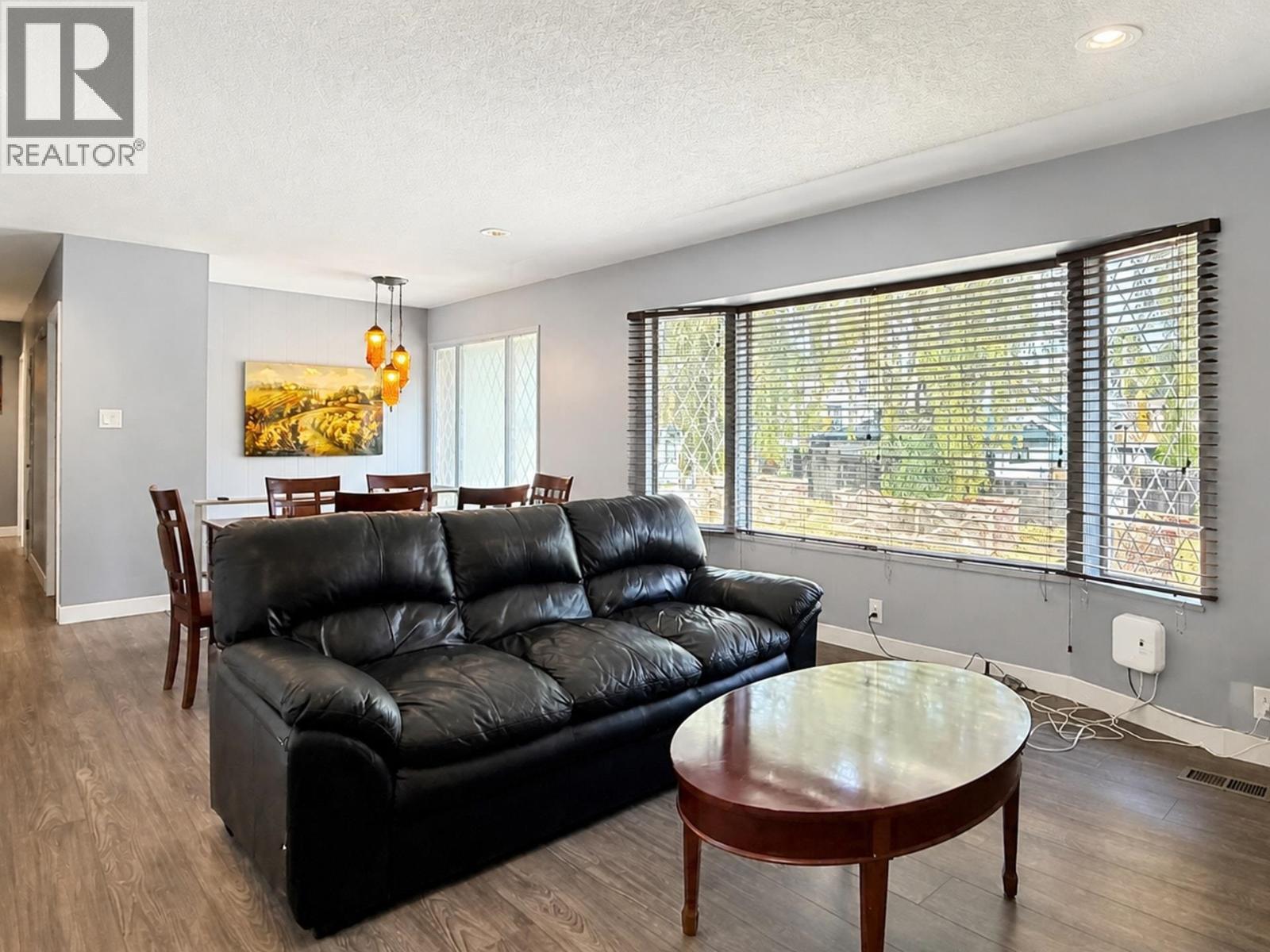 6175 Quebec Street Property Photo 5