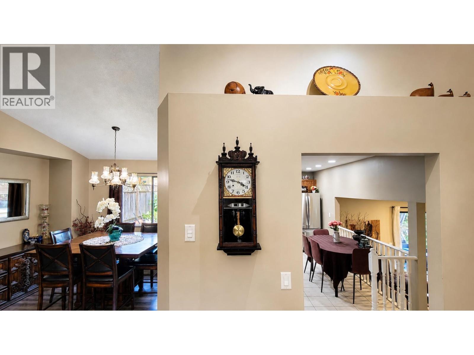 2961 Walton Avenue Property Photo 8