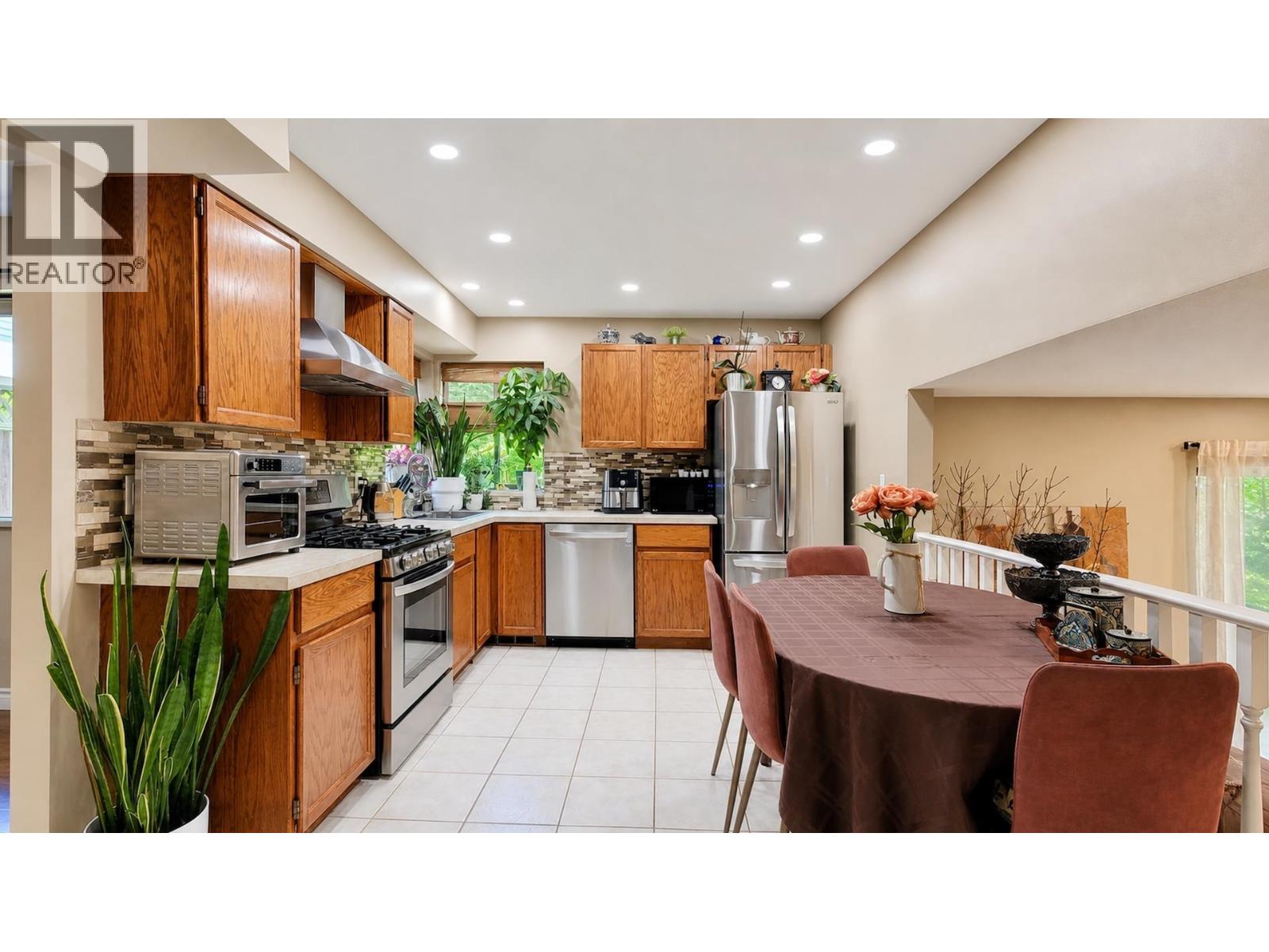 2961 Walton Avenue Property Photo 14