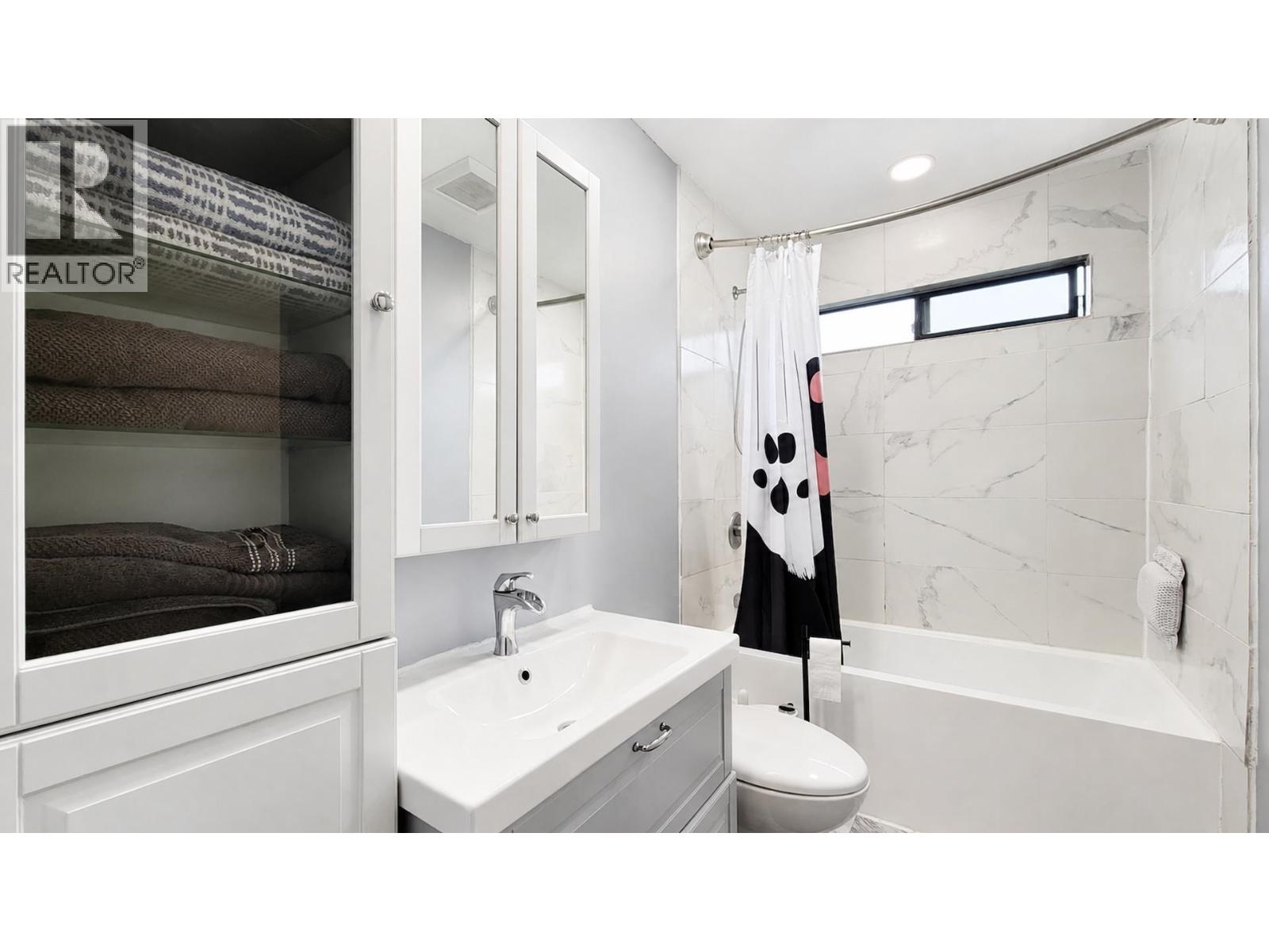 2961 Walton Avenue Property Photo 34