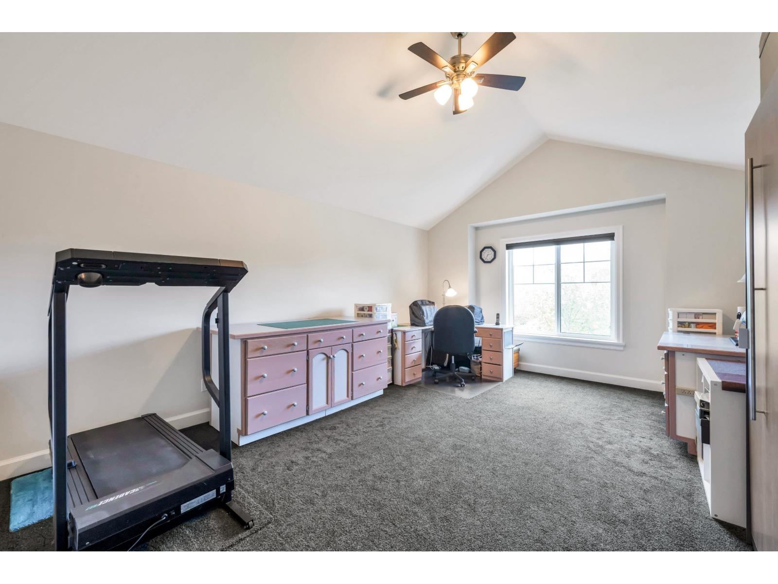 24318 40 Avenue Property Photo 25
