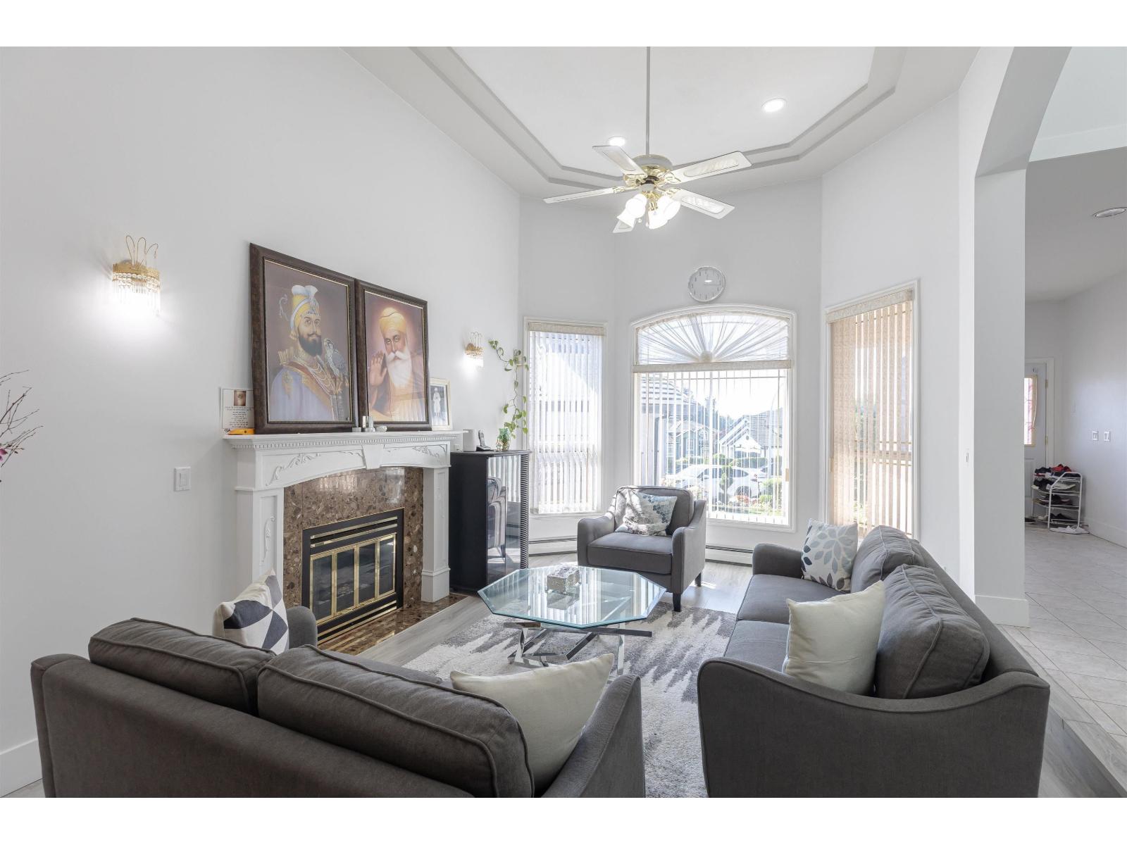 8298 151a Street Property Photo 7