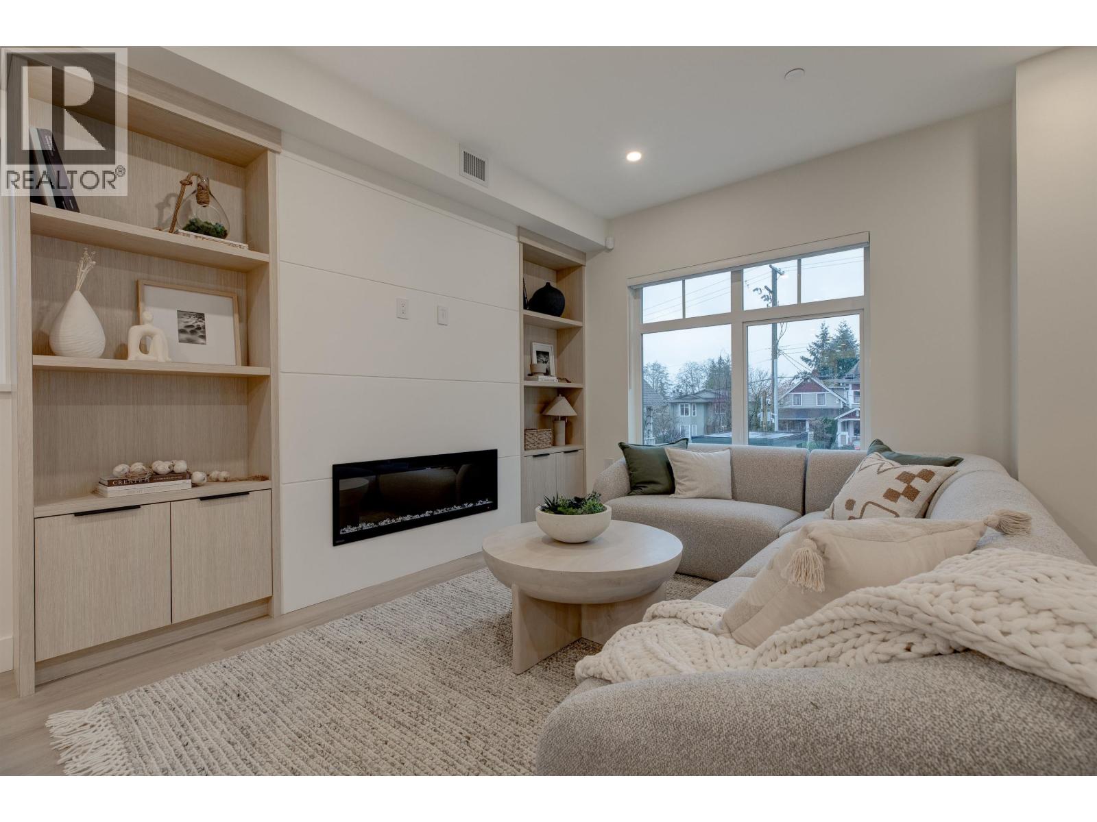 8 339 Keary Street Property Photo 1