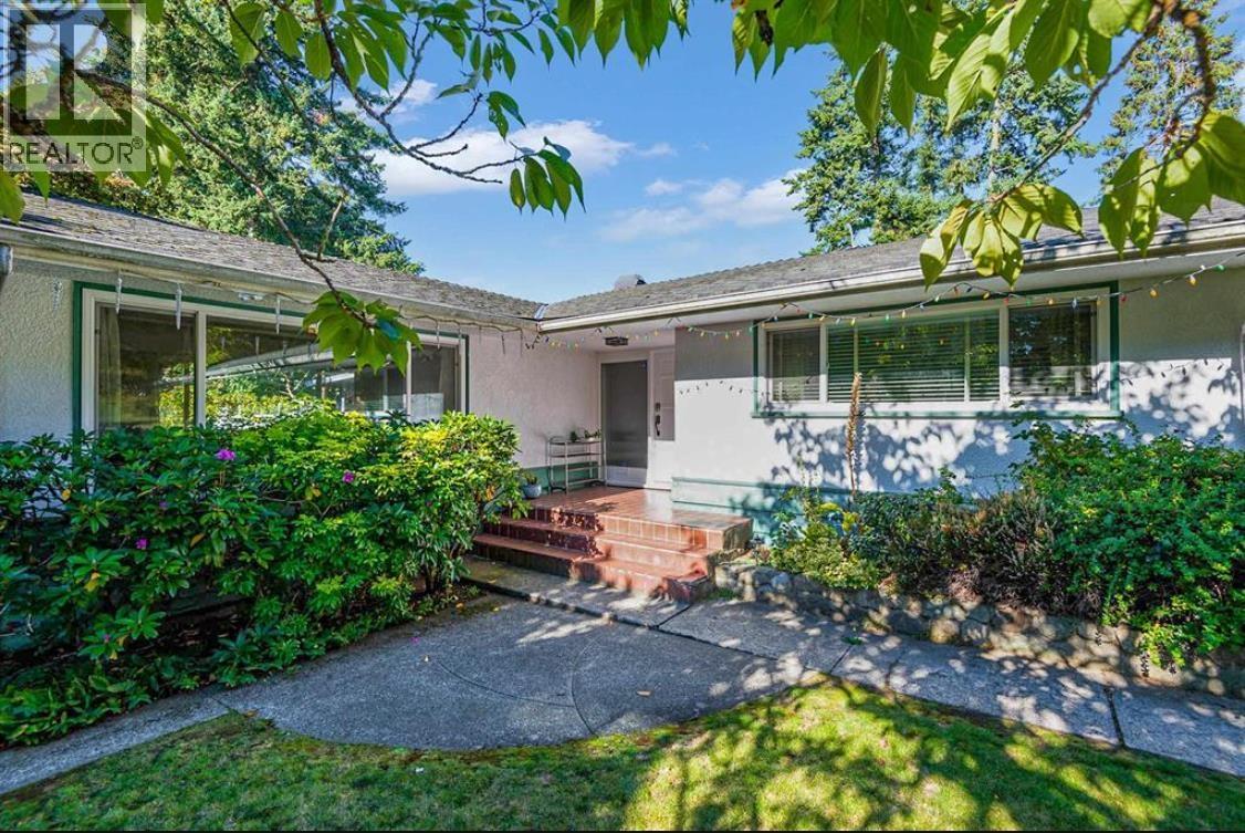 8295 ANGUS DRIVE Property Photo 1