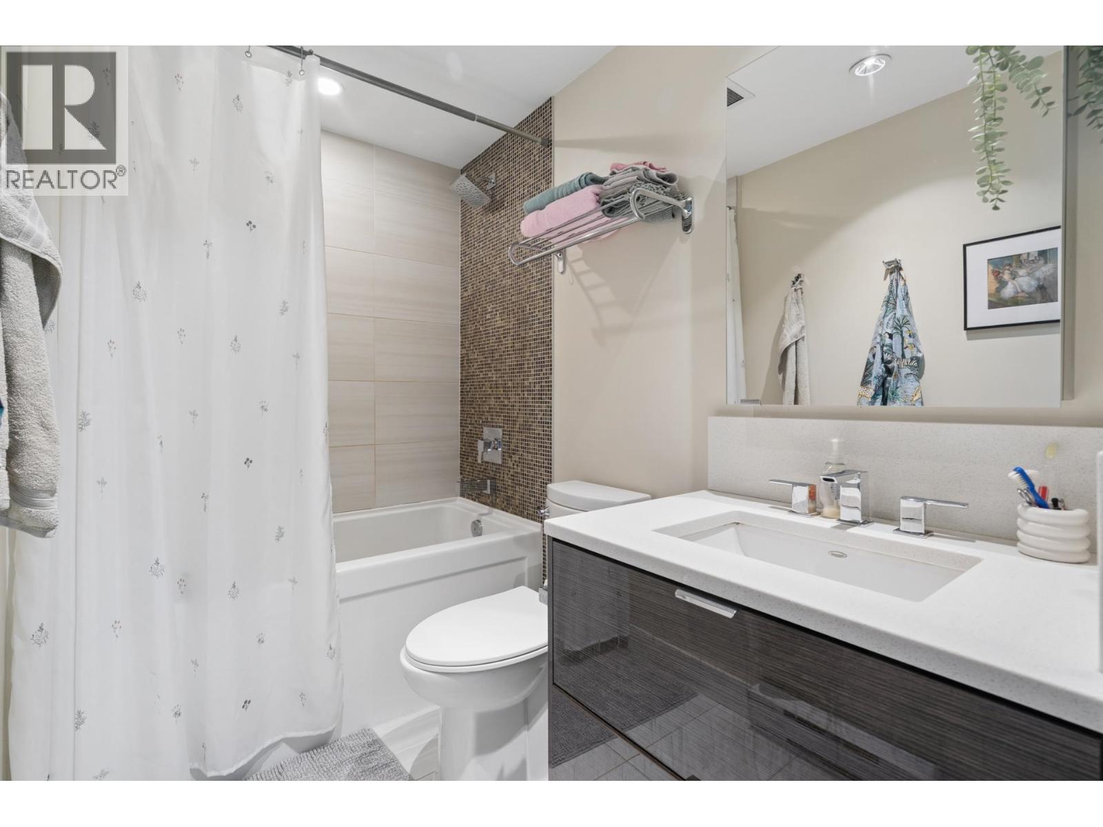 131 1777 W 7th Avenue Property Photo 8