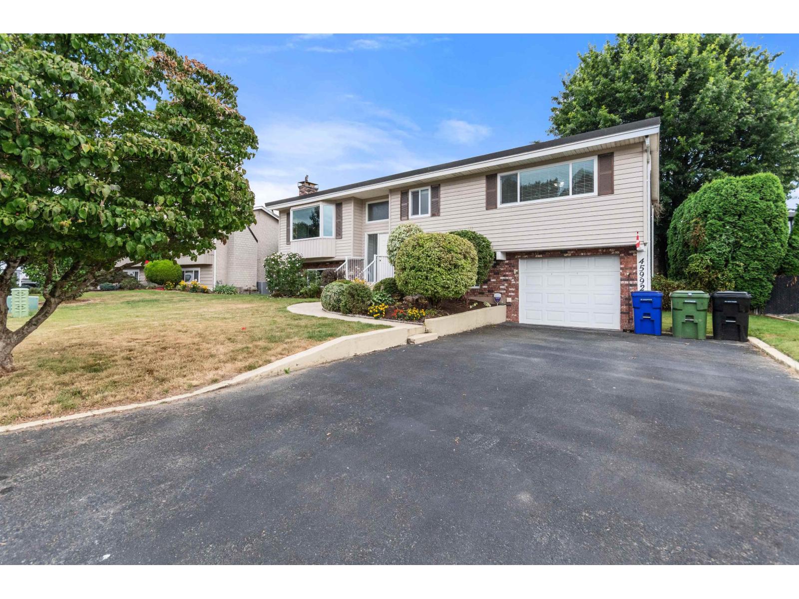 45992 Silver Avenue Property Photo 1
