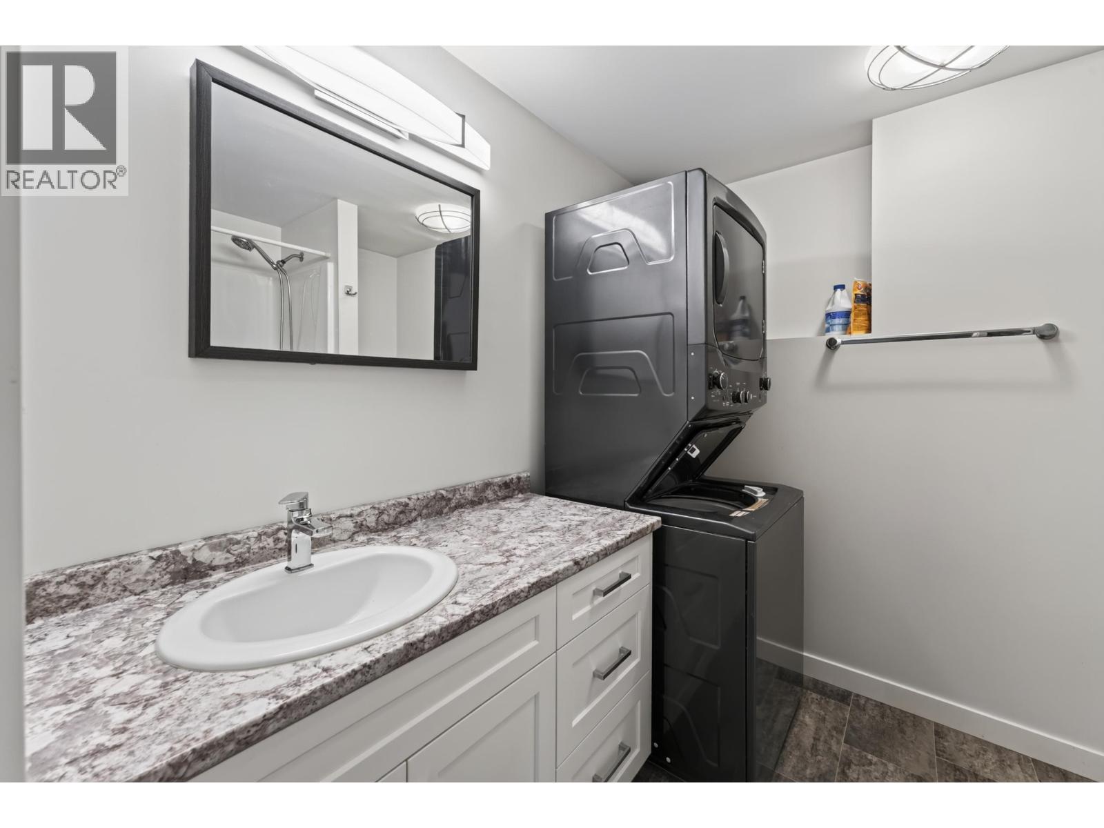 2919 Mcgill Crescent Property Photo 11