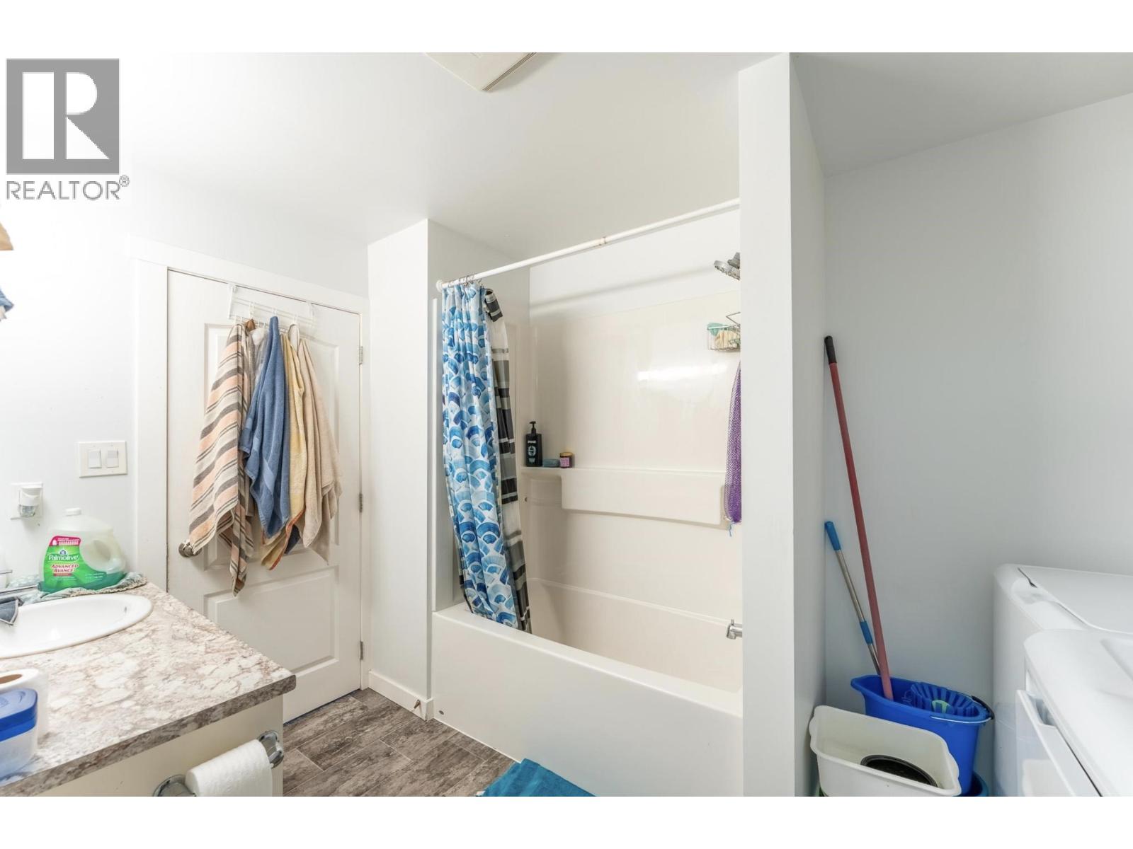 2919 Mcgill Crescent Property Photo 25
