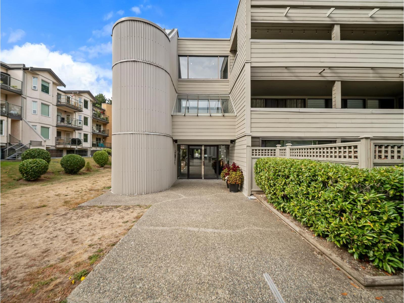 208 15272 19 AVENUE Property Photo 1