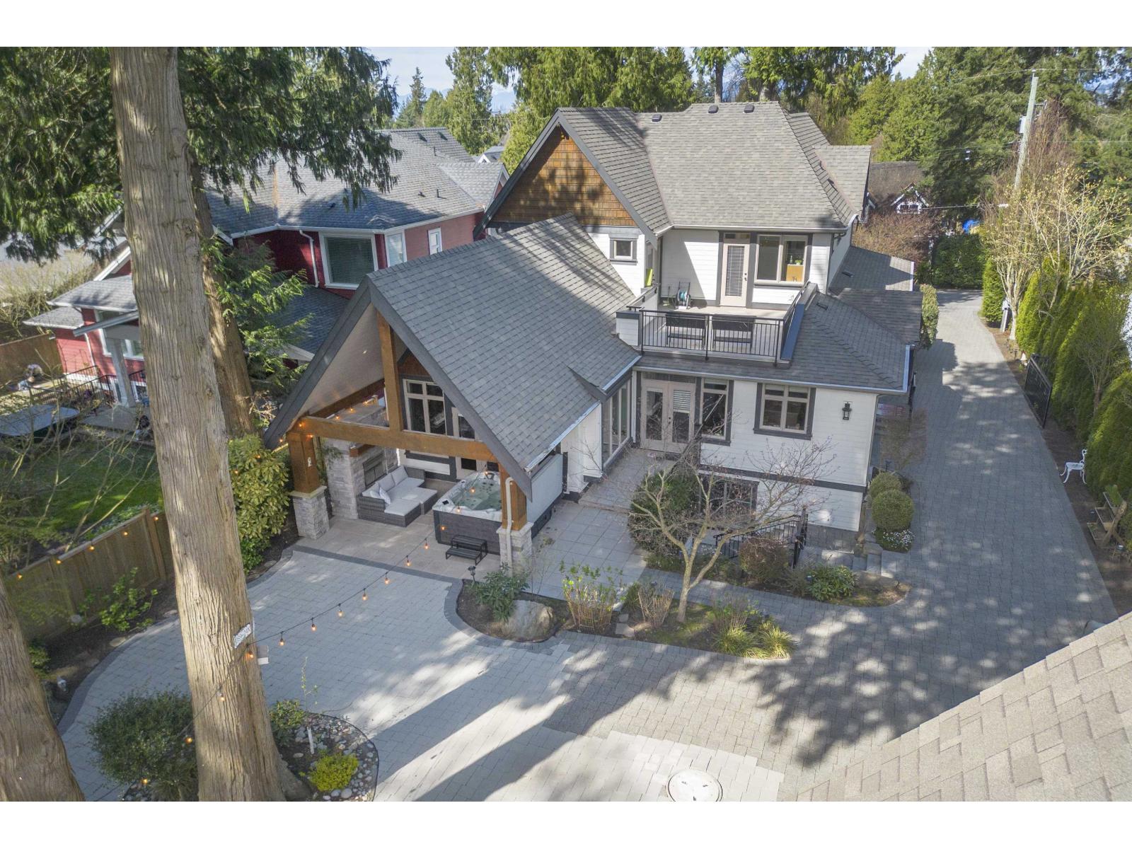 12576 26a Avenue Property Photo 1