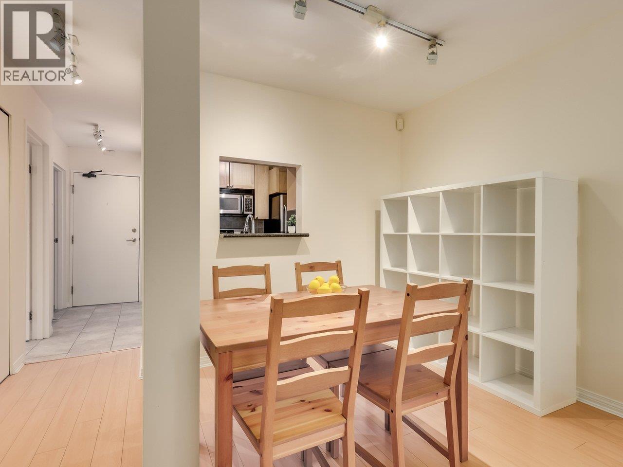 117 555 W 14th Avenue Property Photo 7