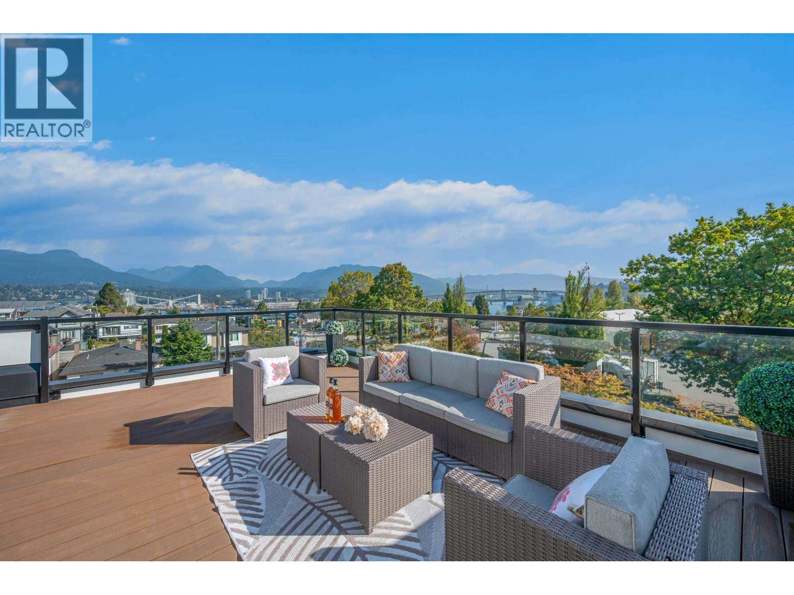 3 2893 Eton Street Property Photo 1