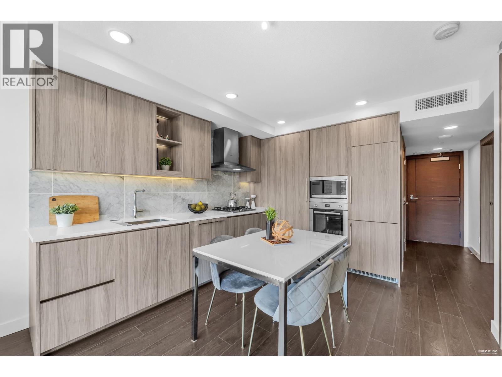 617 8800 Hazelbridge Way Property Photo 3