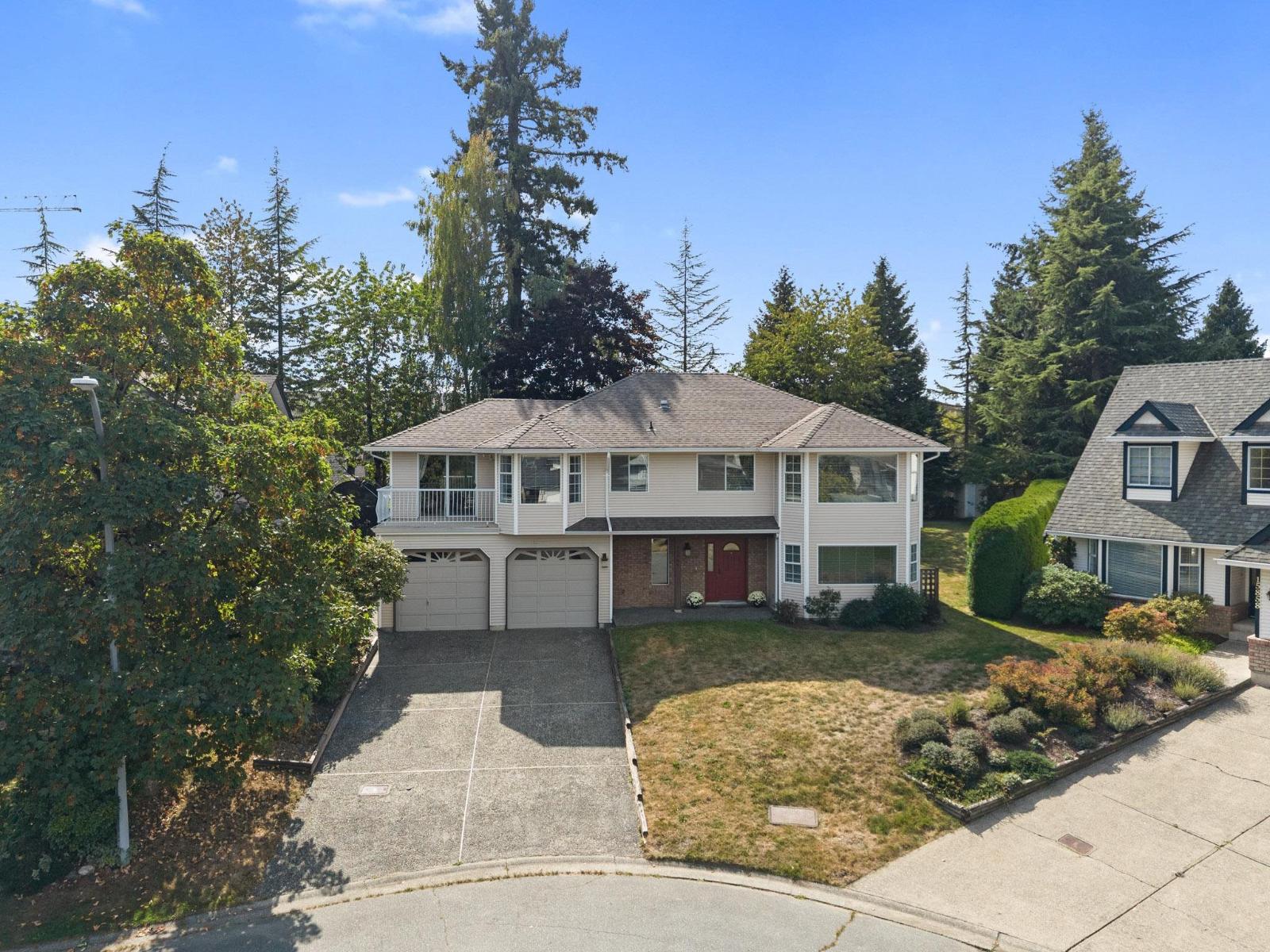 15866 91 Avenue Property Photo 1