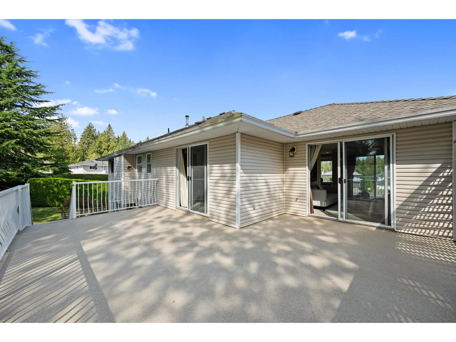 15866 91 Avenue Property Photo 17