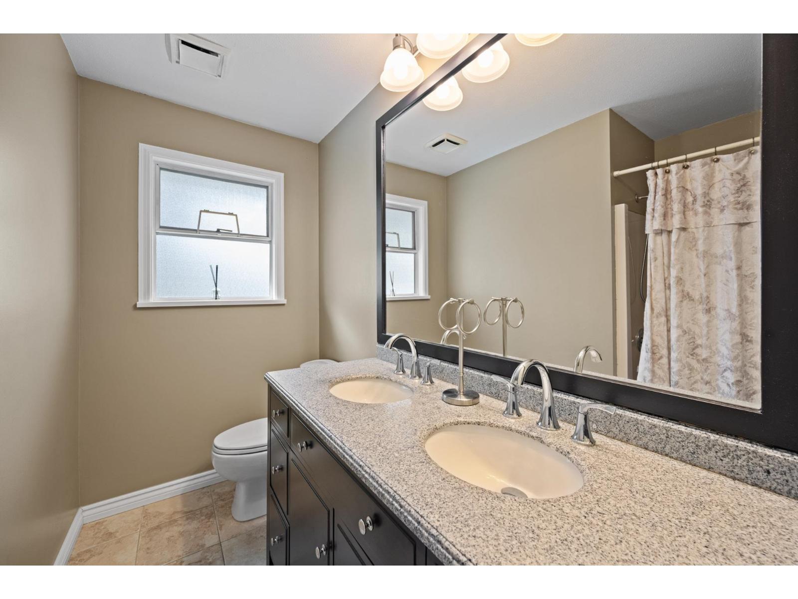 15866 91 Avenue Property Photo 25