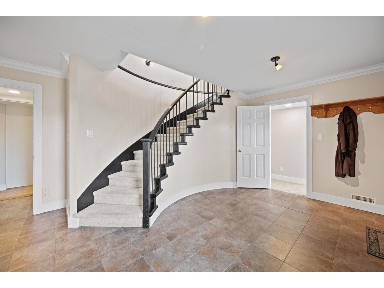 15866 91 Avenue Property Photo 29