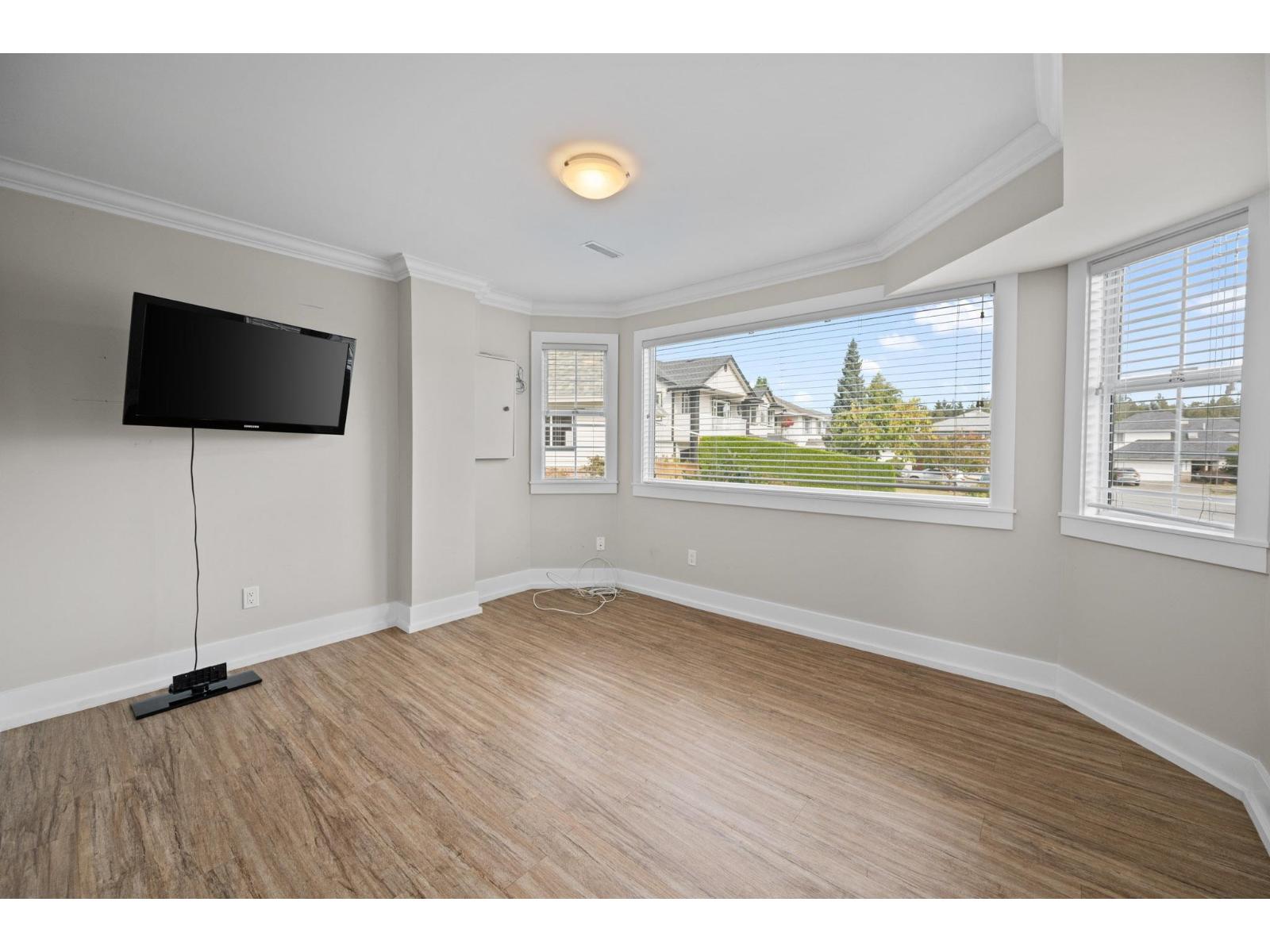 15866 91 Avenue Property Photo 30