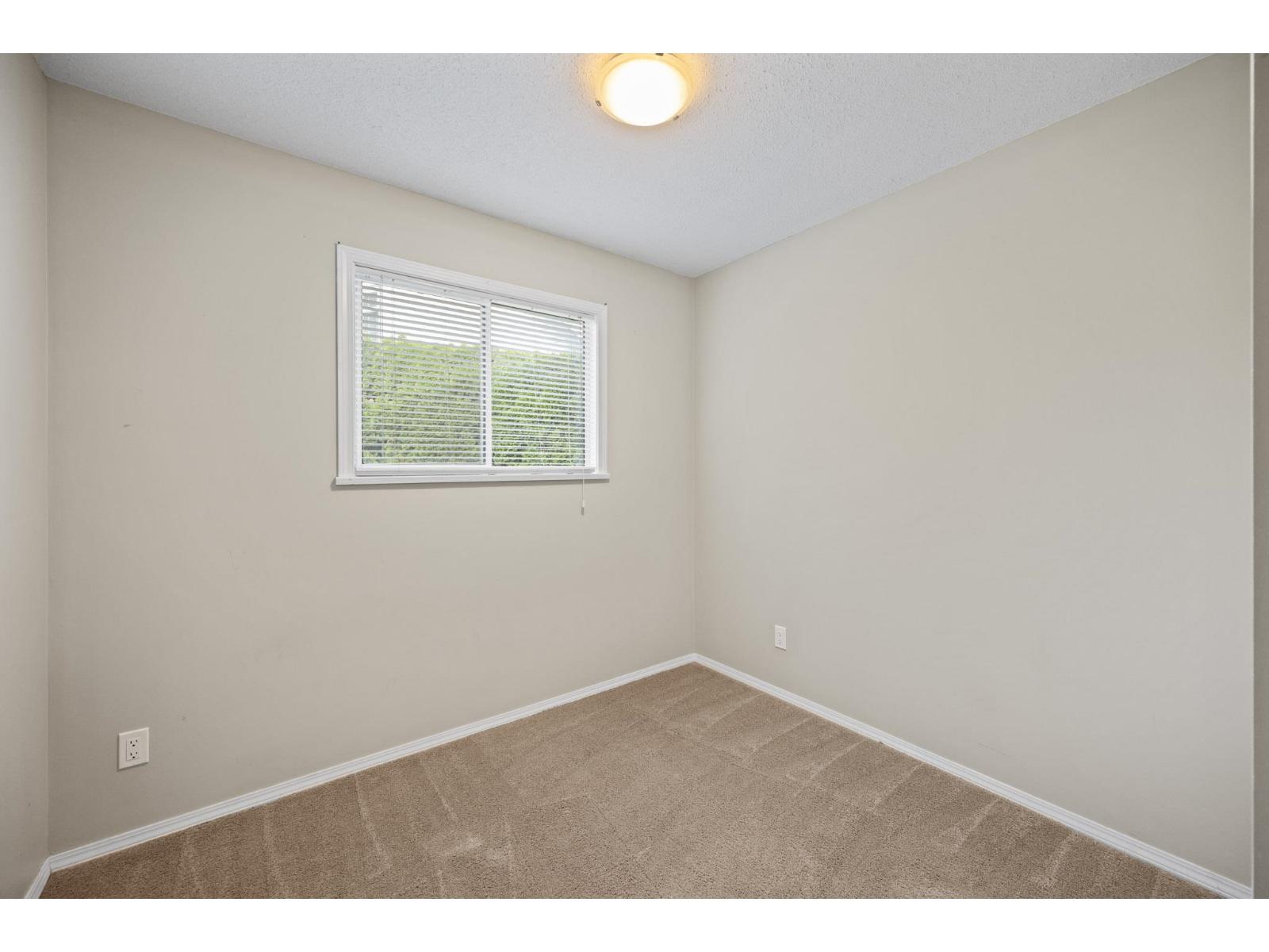 15866 91 Avenue Property Photo 31