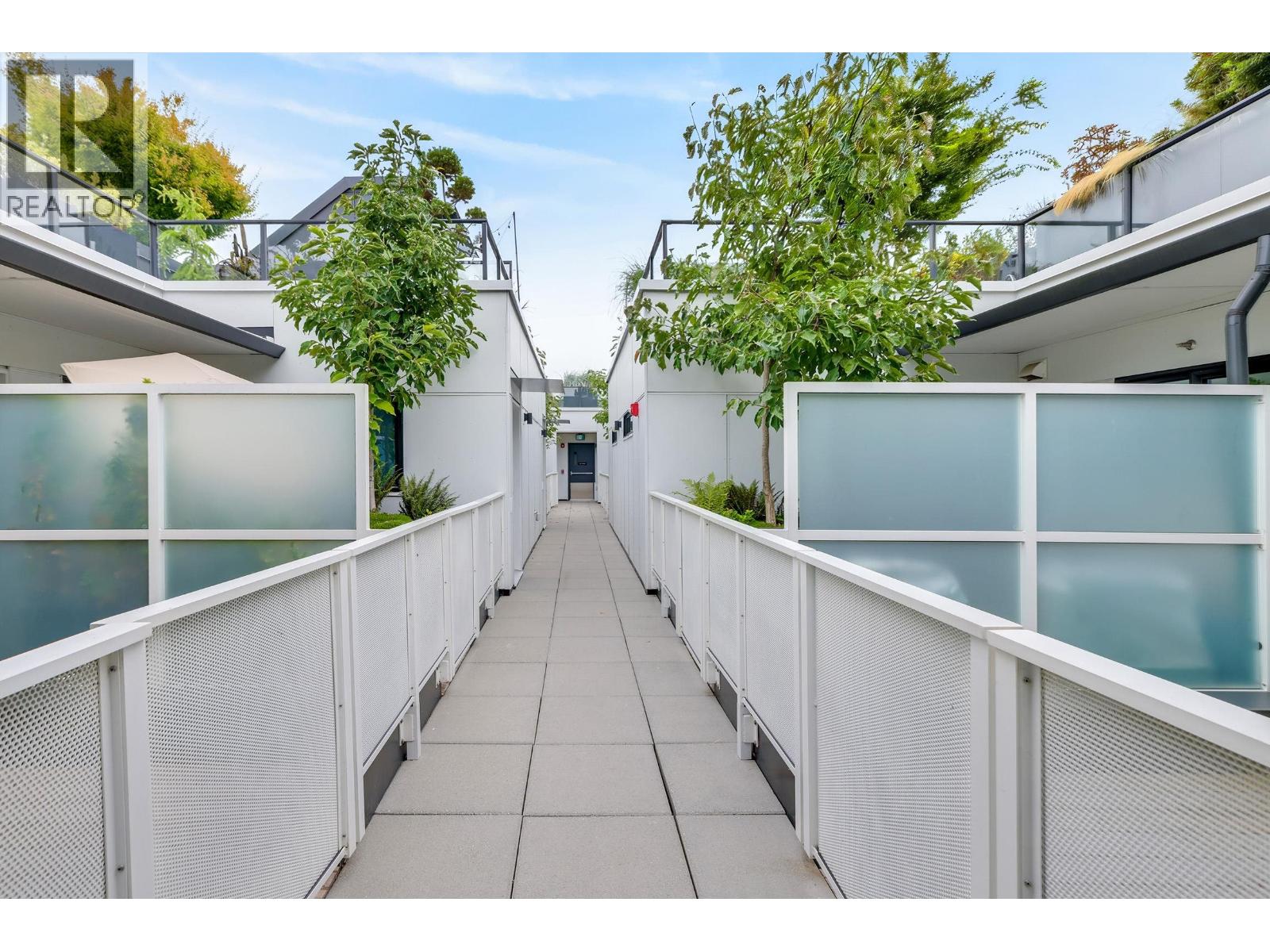 411 2520 Guelph Street Property Photo 4